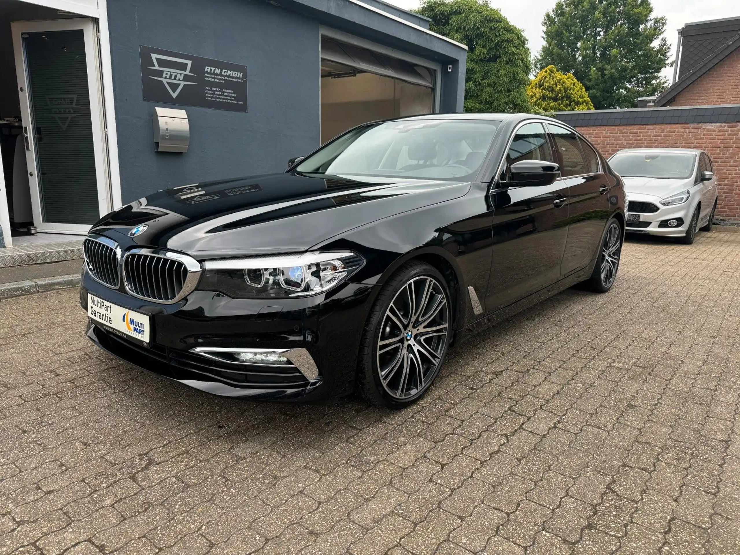 BMW - 530