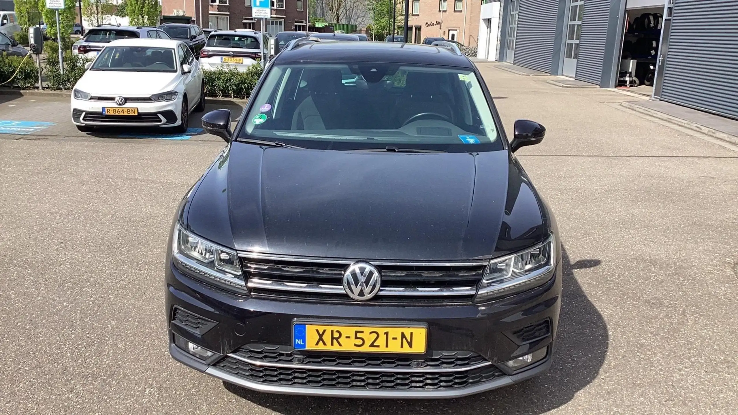 Volkswagen - Tiguan