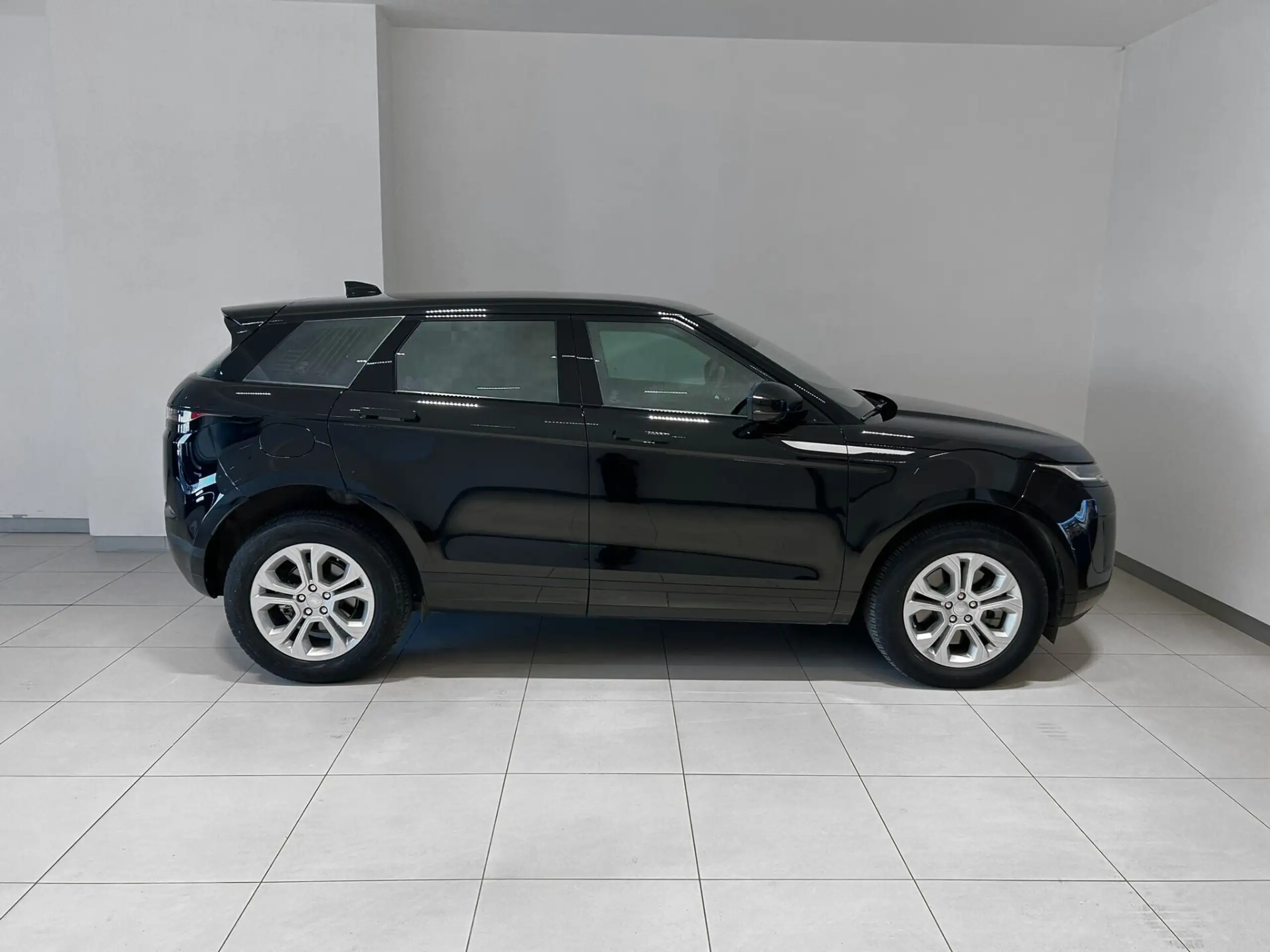 Land Rover - Range Rover Evoque