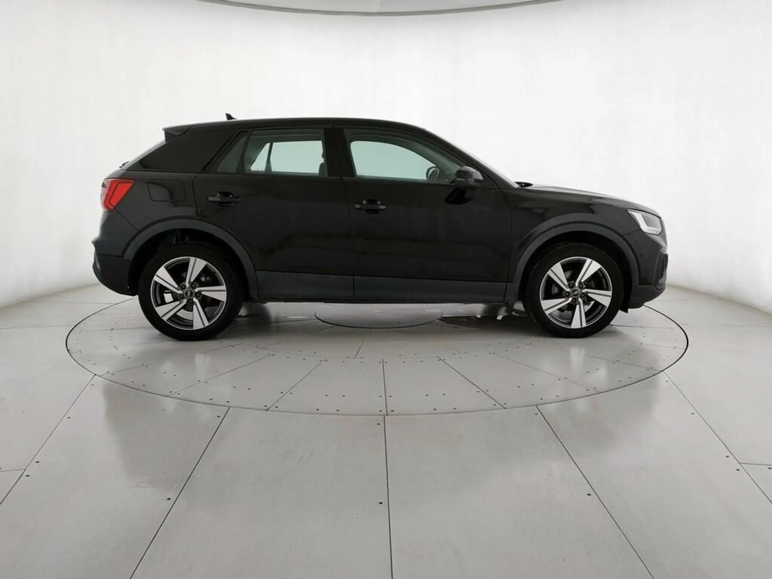 Audi - Q2