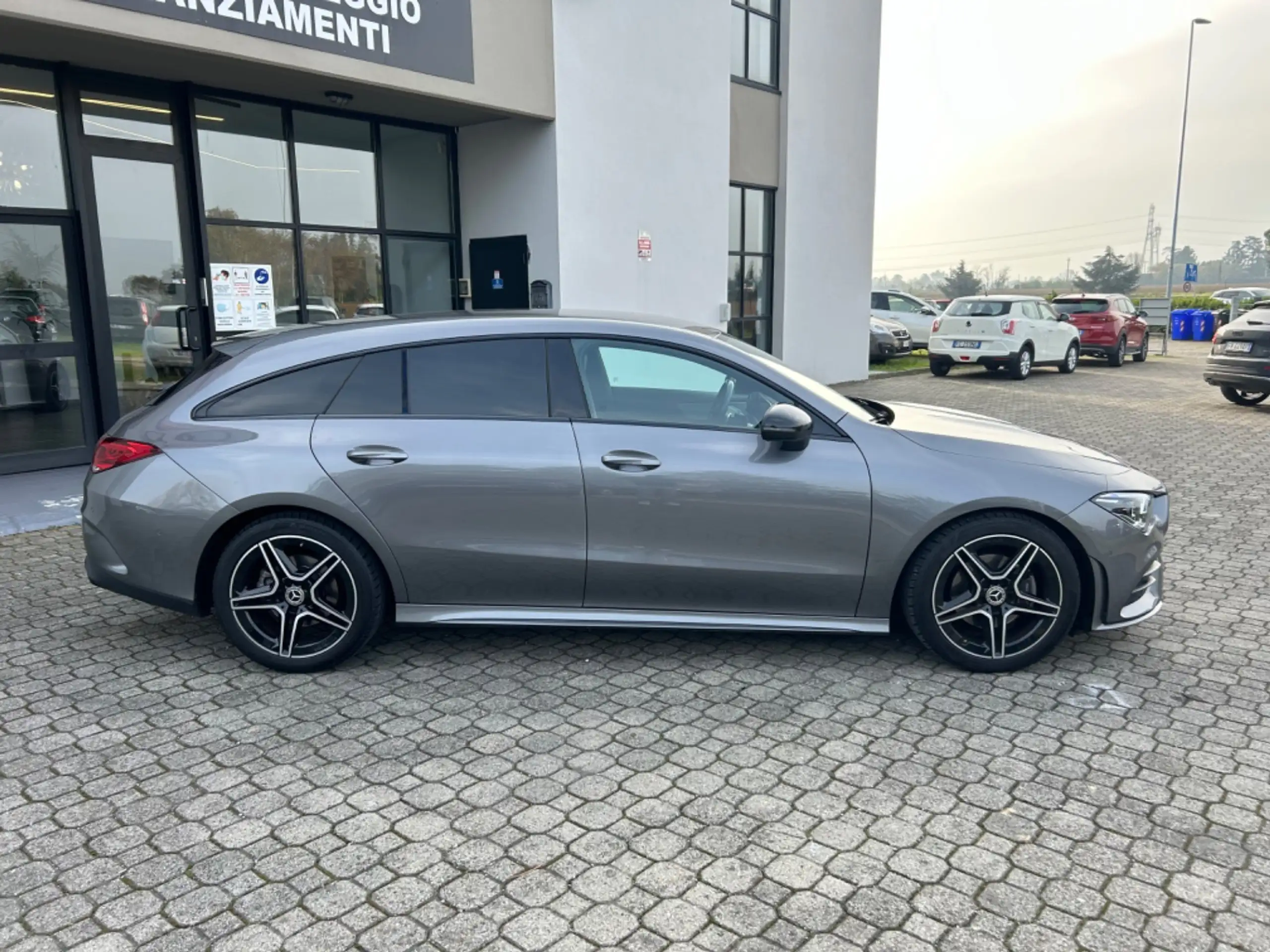 Mercedes-Benz - CLA 180