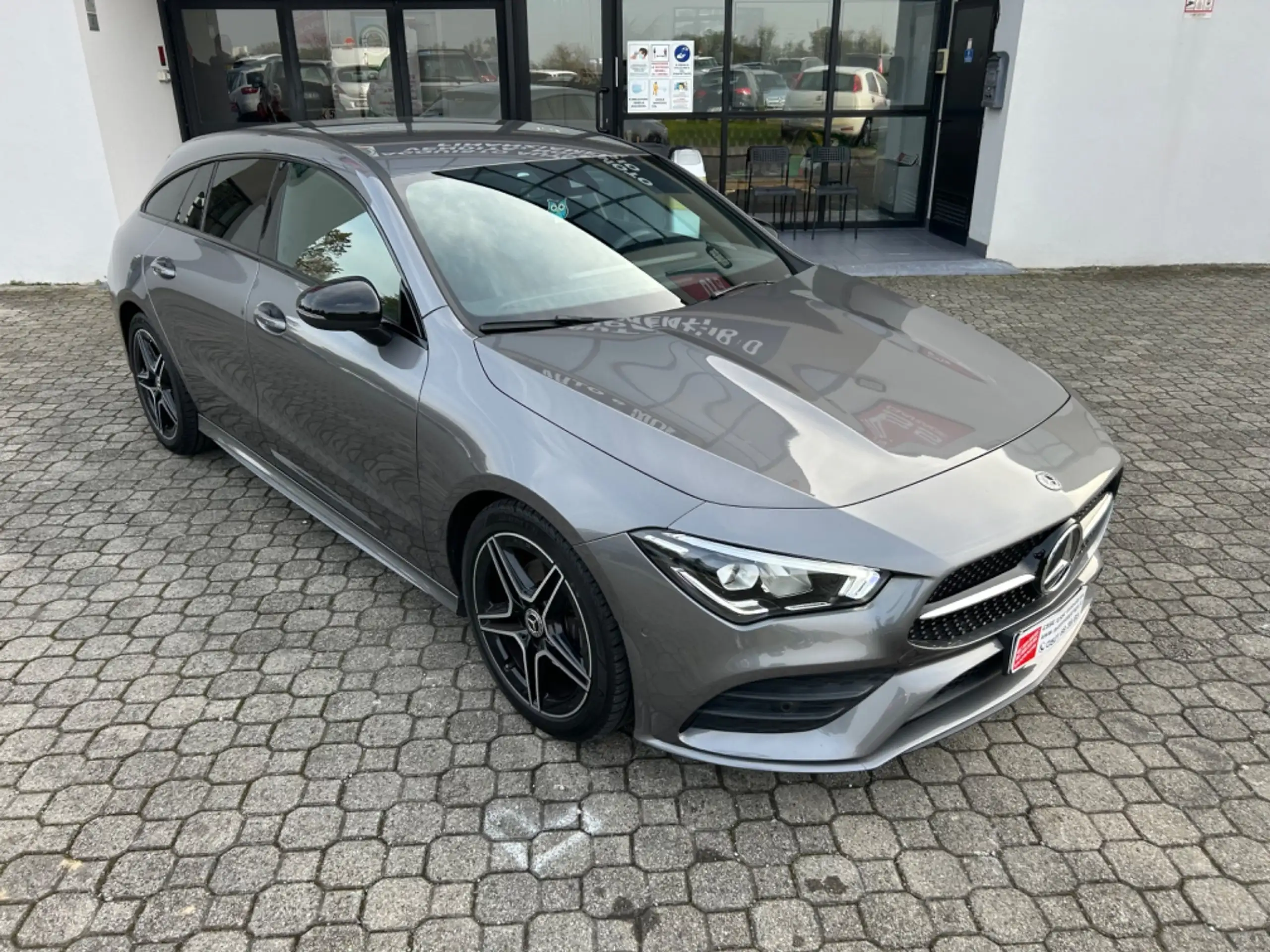 Mercedes-Benz - CLA 180