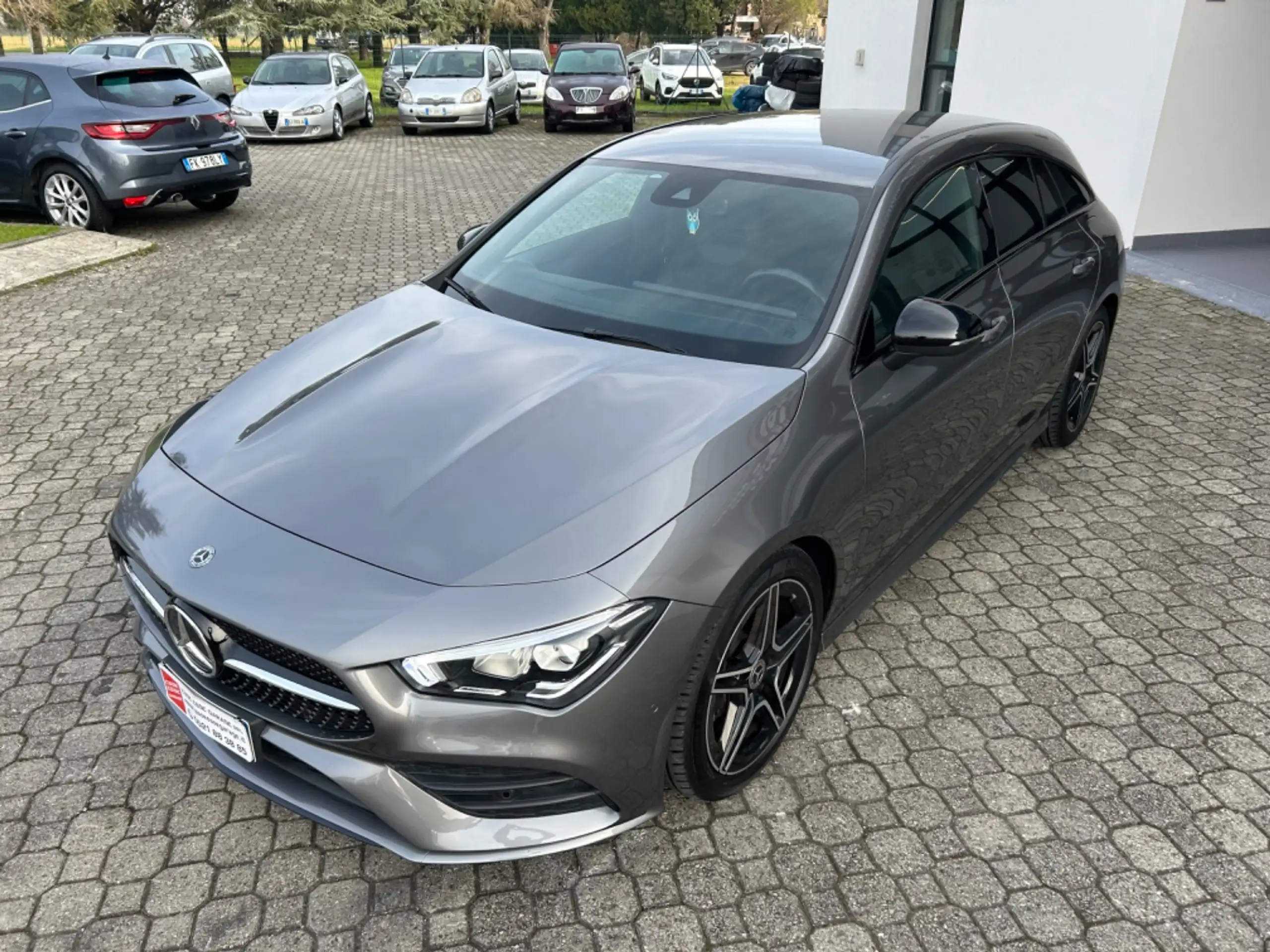 Mercedes-Benz - CLA 180