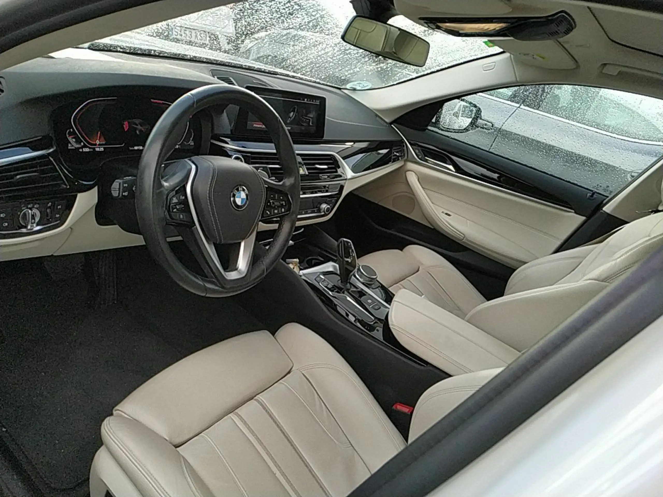 BMW - 520