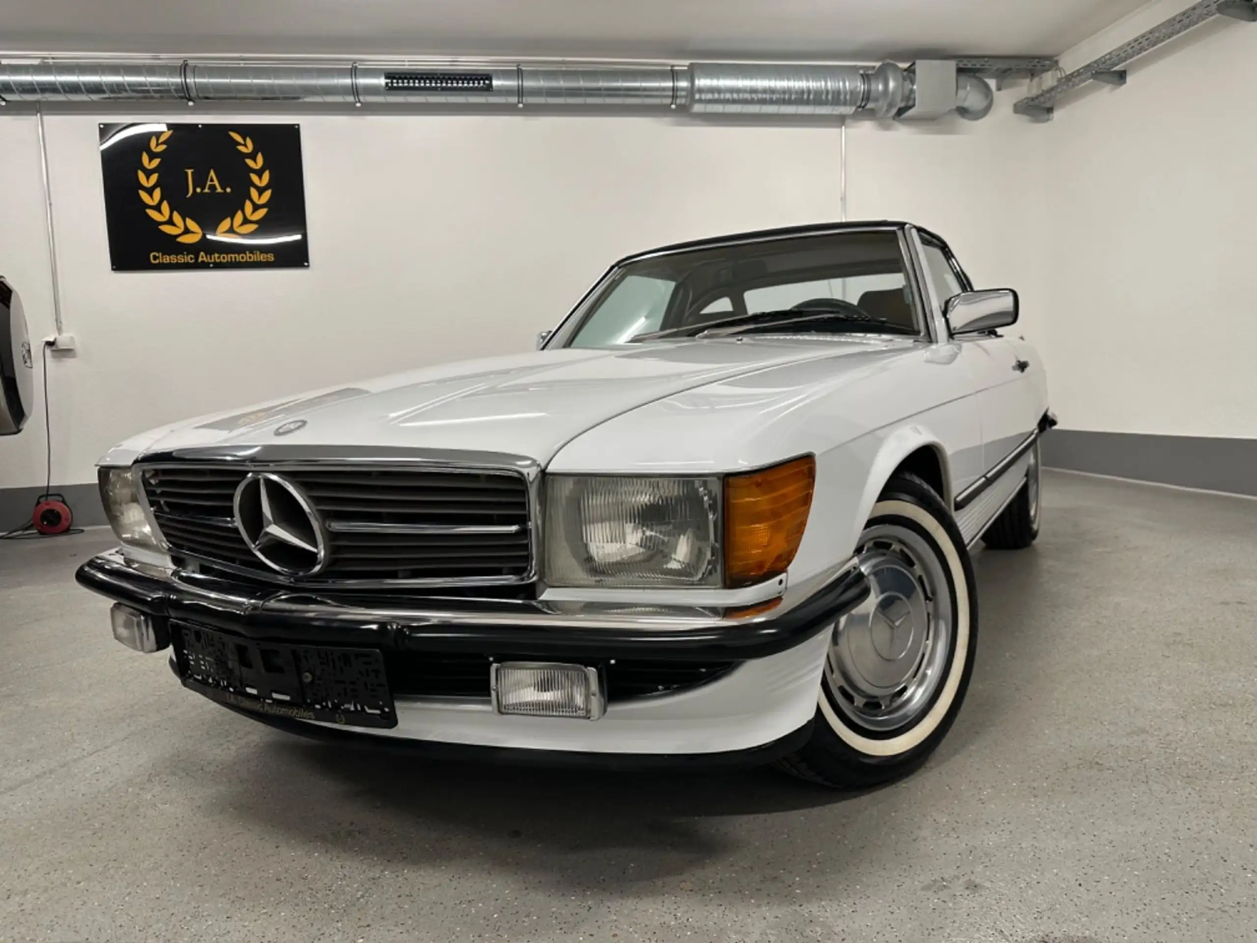 Mercedes-Benz - SL 560