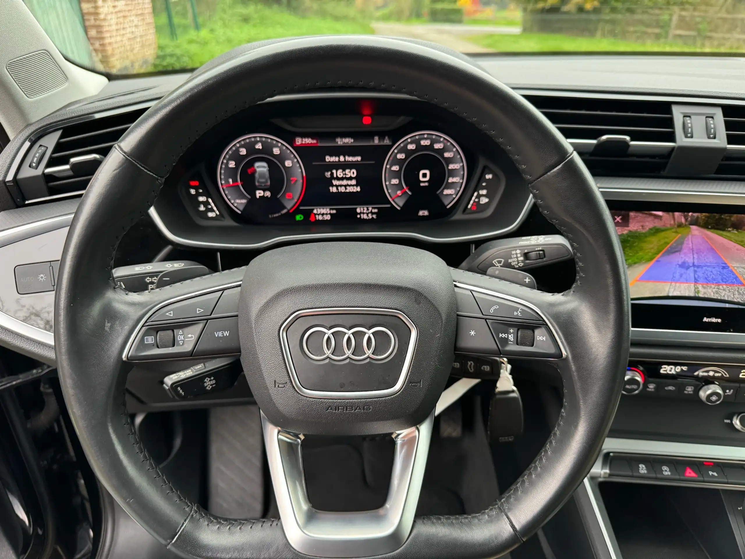 Audi - Q3