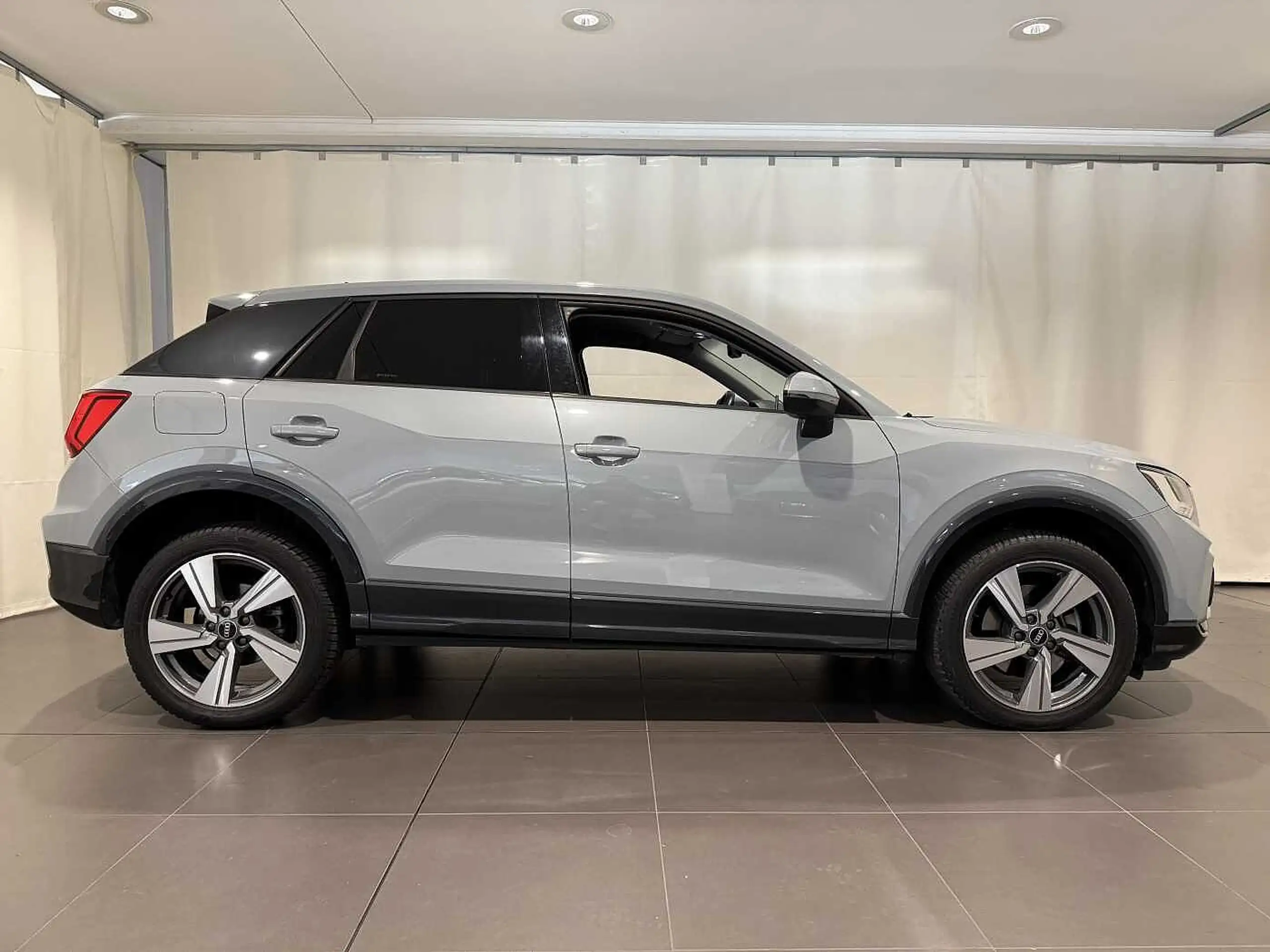 Audi - Q2