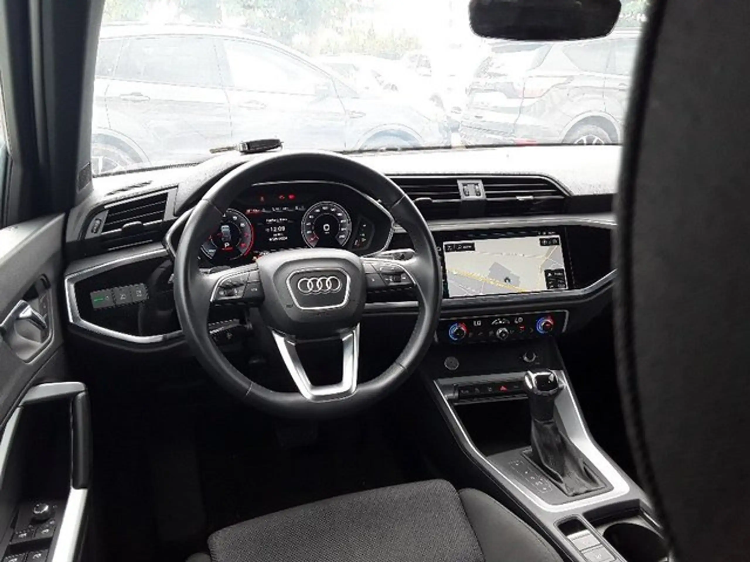 Audi - Q3