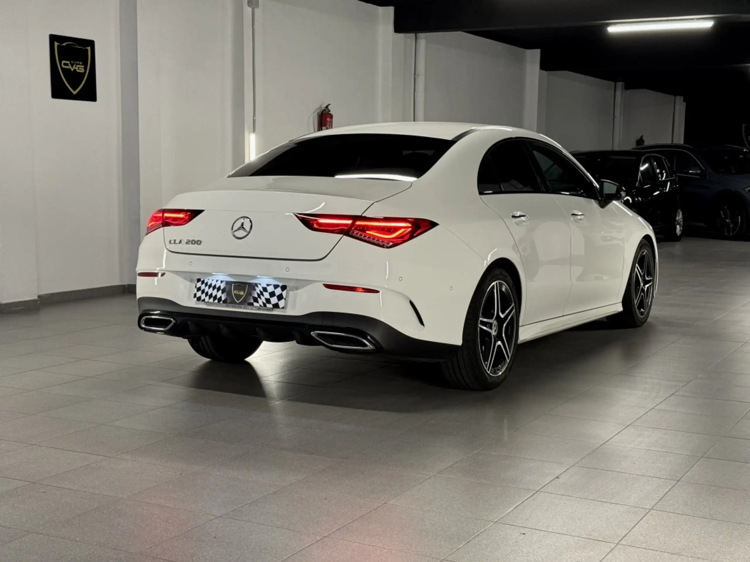 Mercedes-Benz - CLA 200