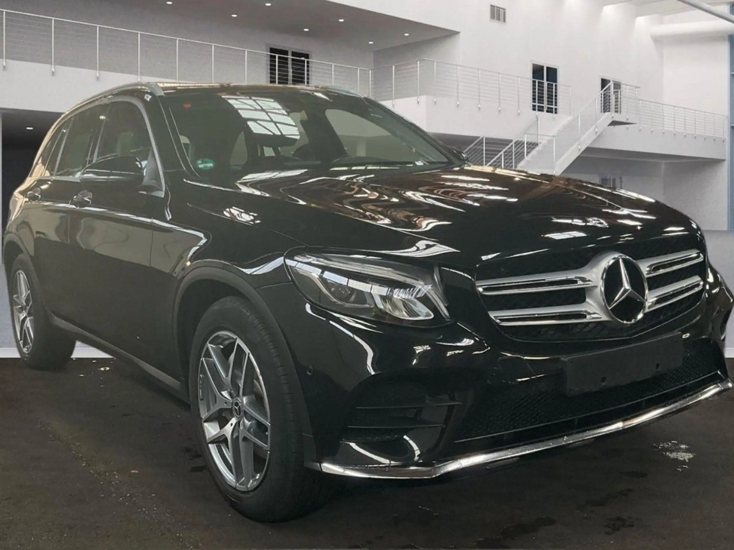 Mercedes-Benz - GLC 250