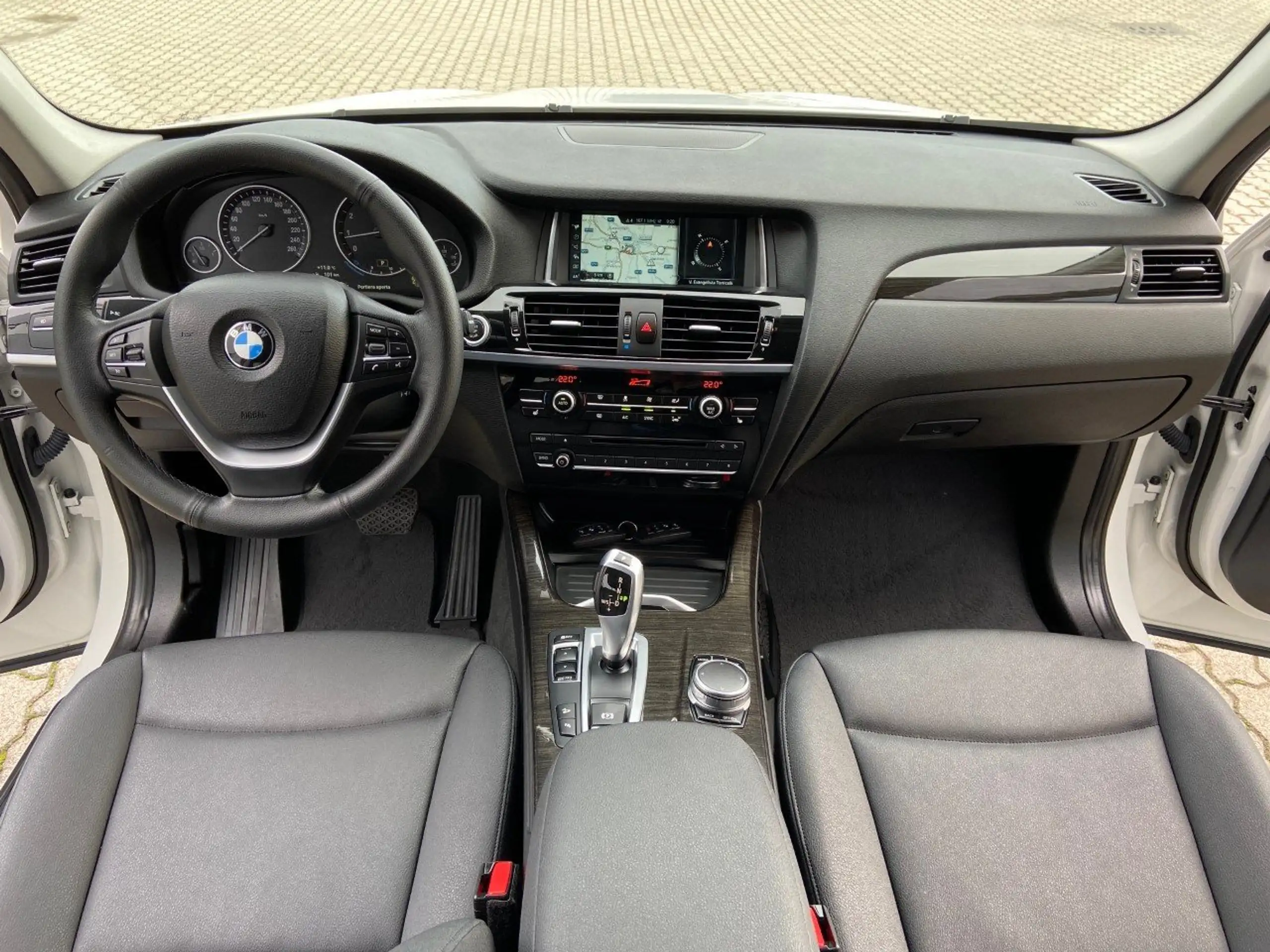 BMW - X3