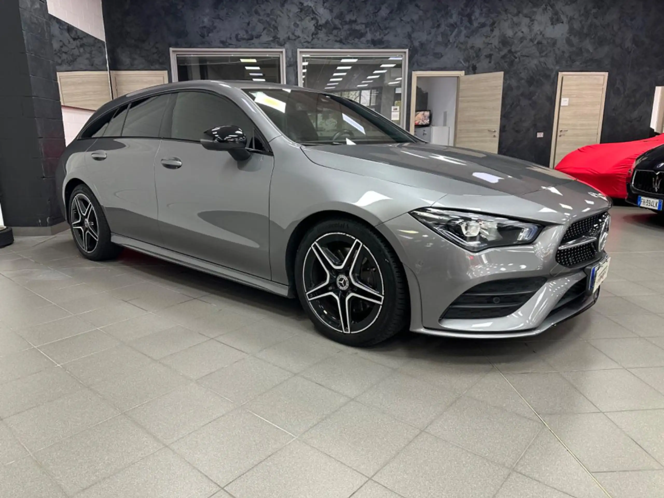 Mercedes-Benz - CLA 200