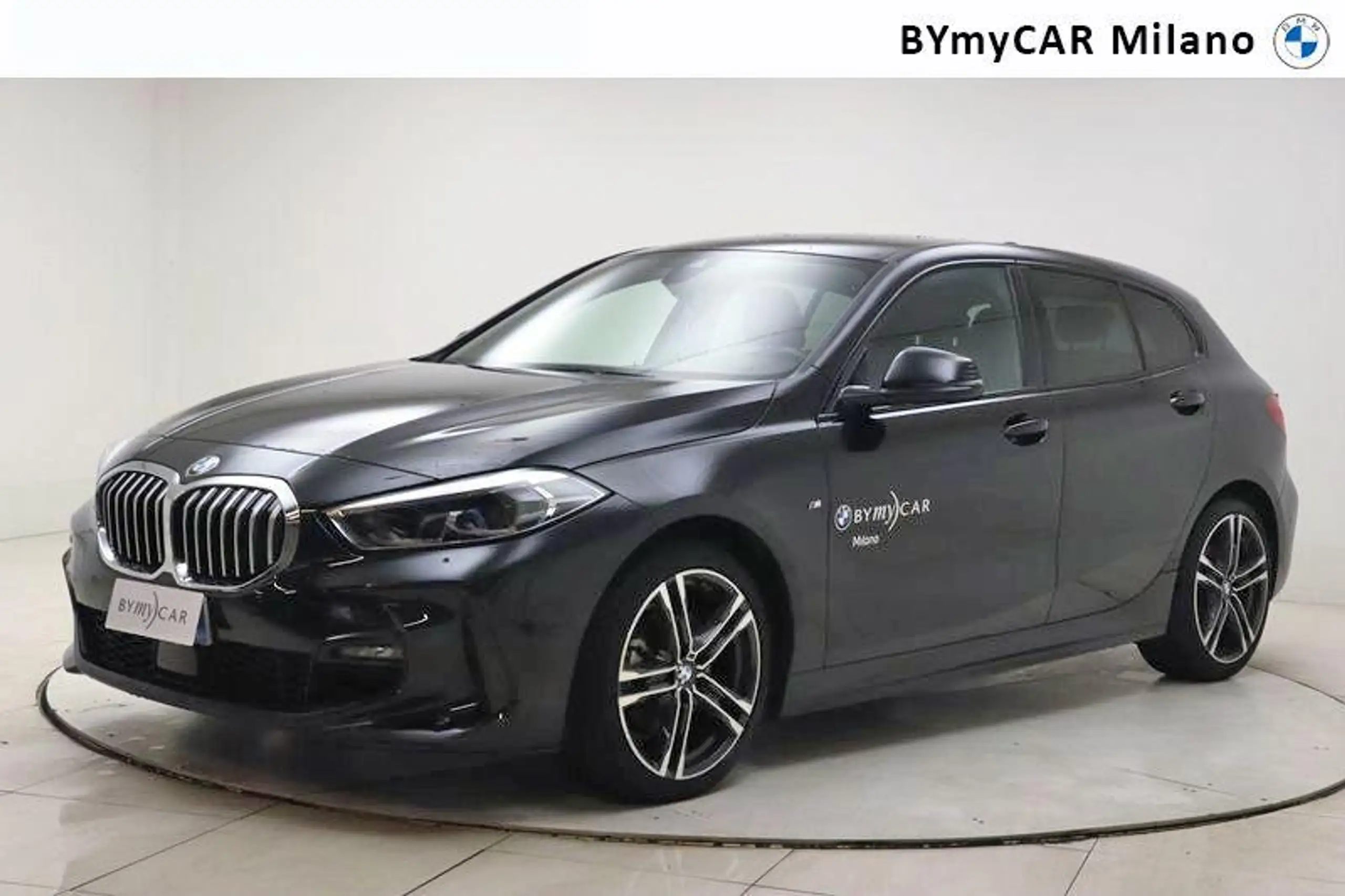 BMW 118 2023