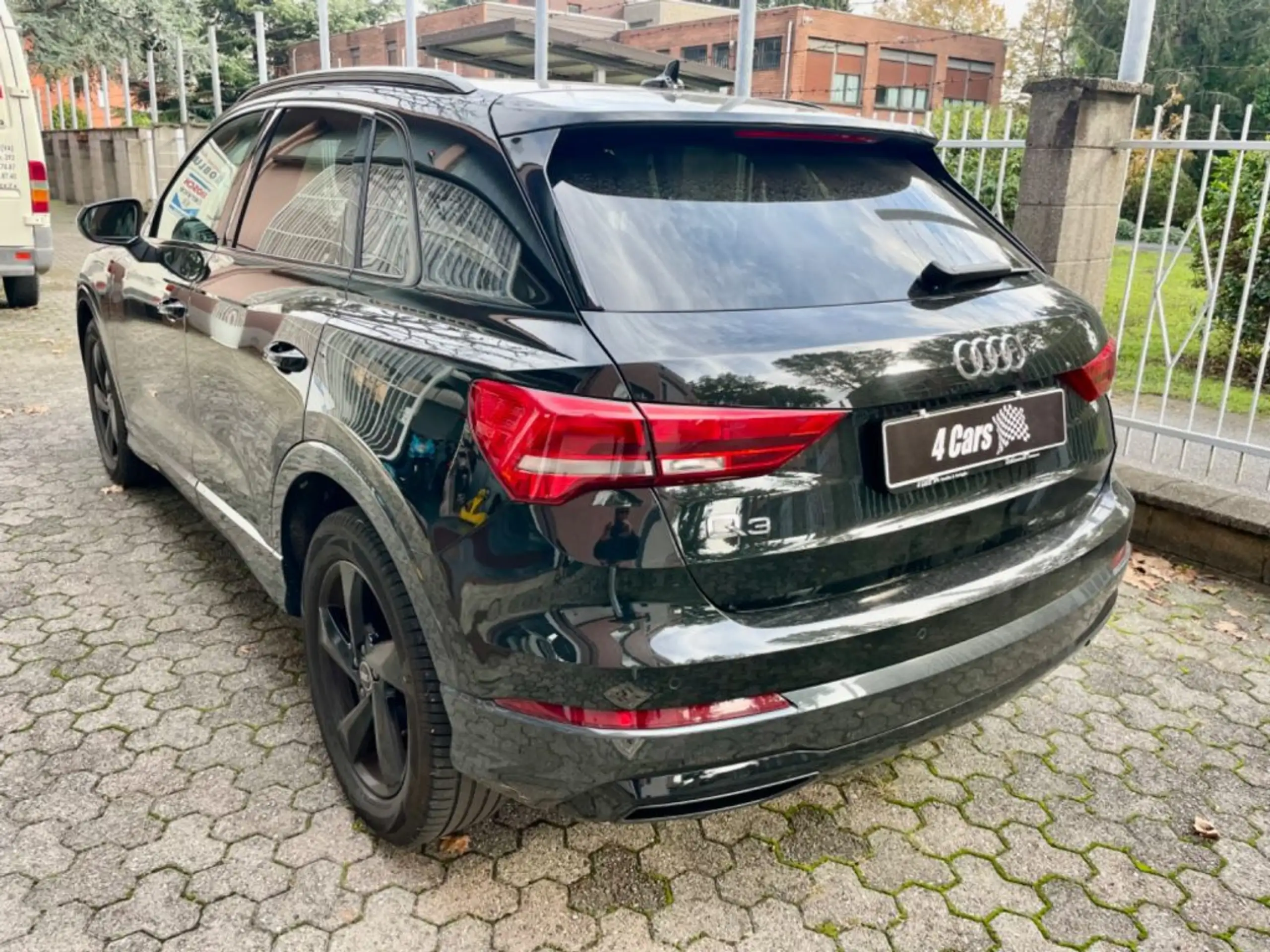 Audi - Q3