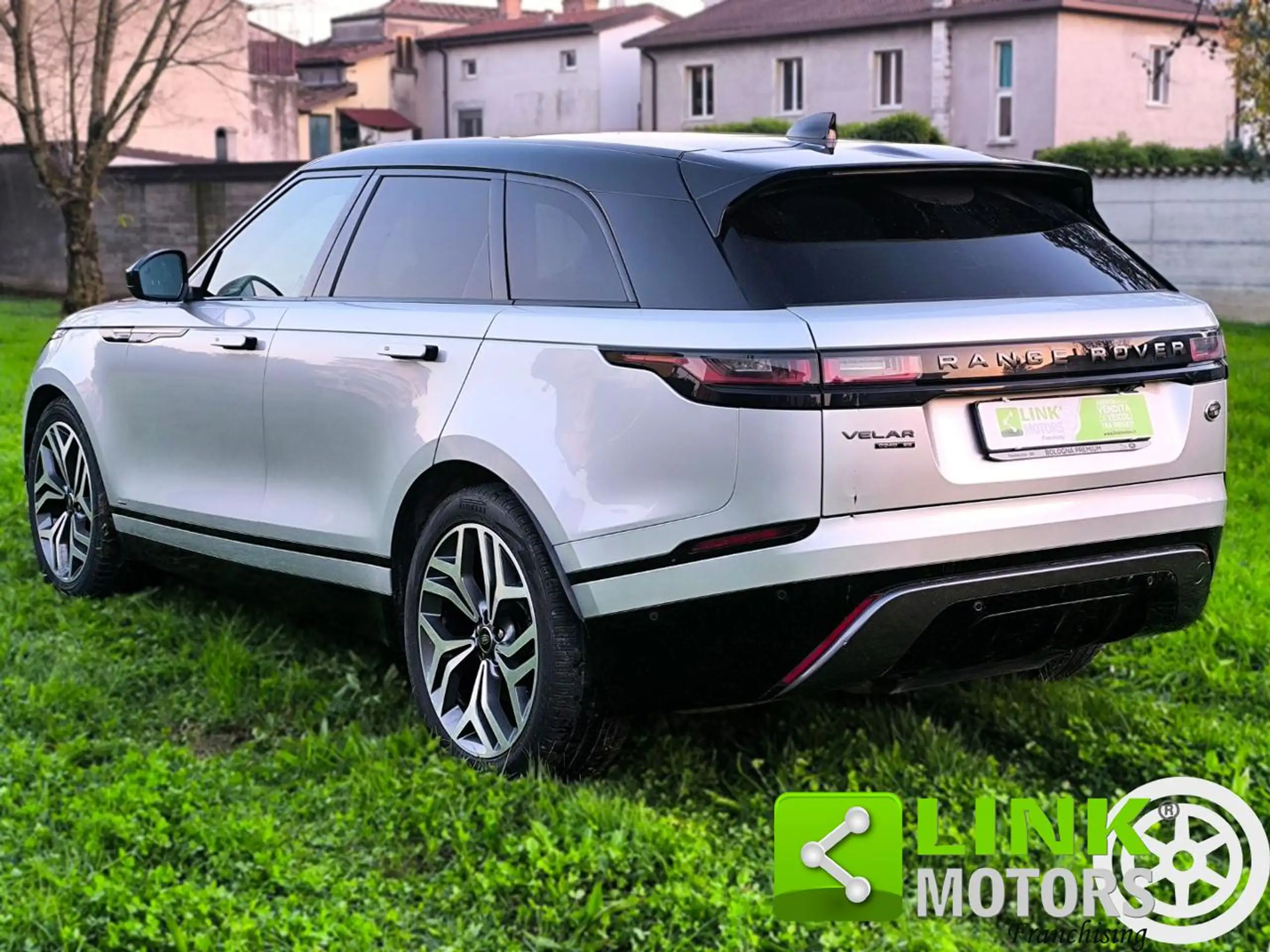 Land Rover - Range Rover Velar