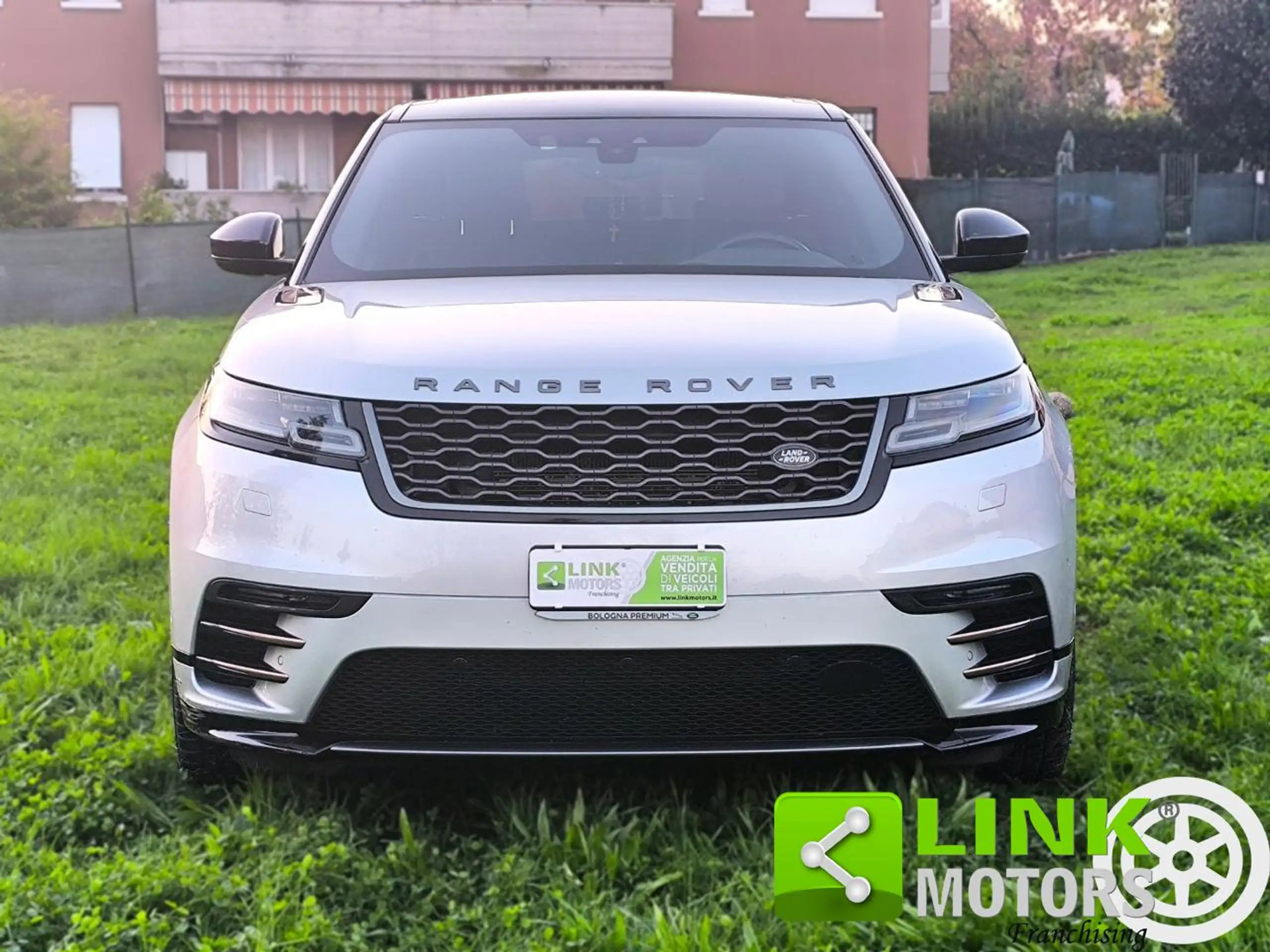 Land Rover - Range Rover Velar