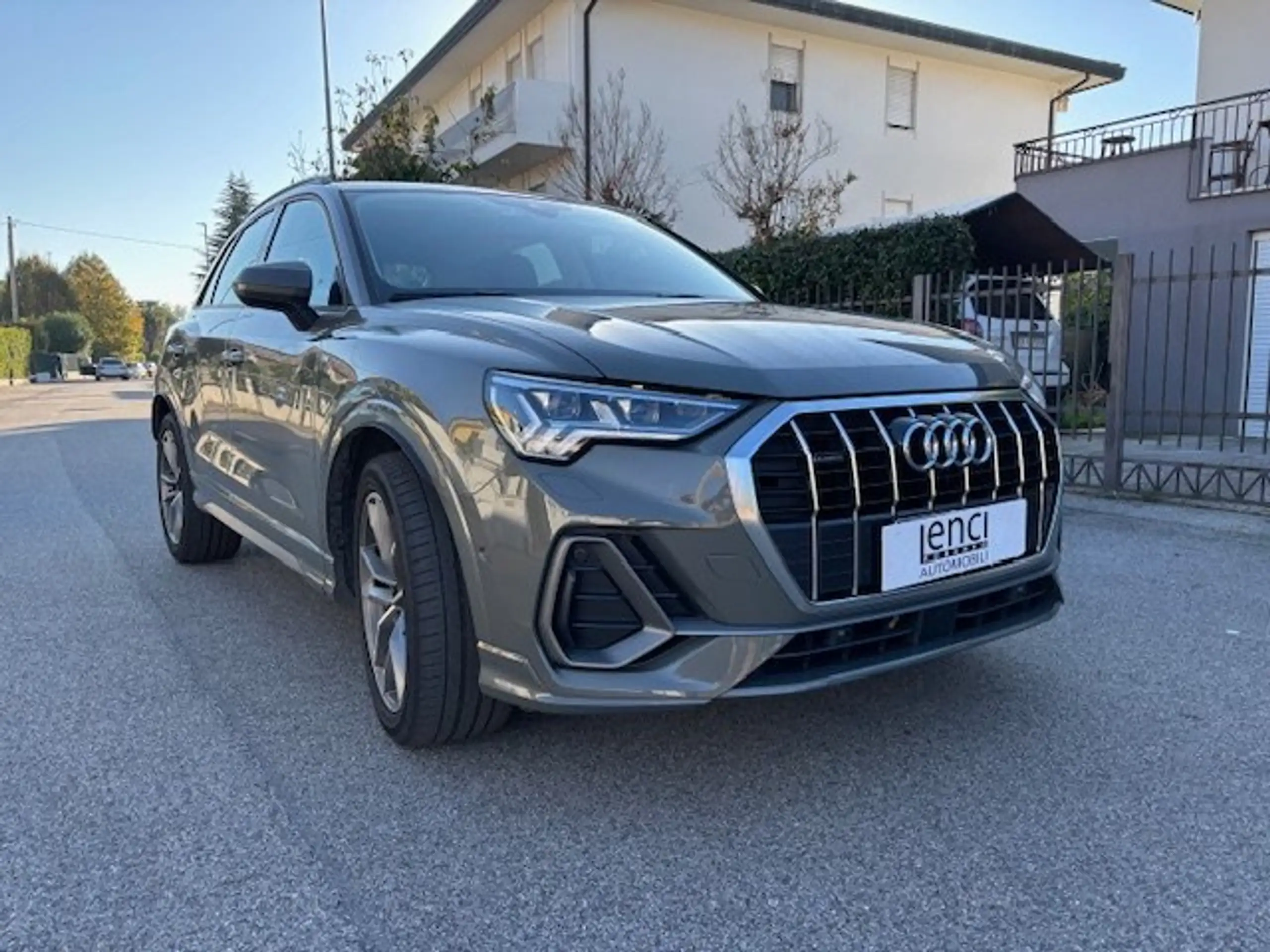 Audi - Q3