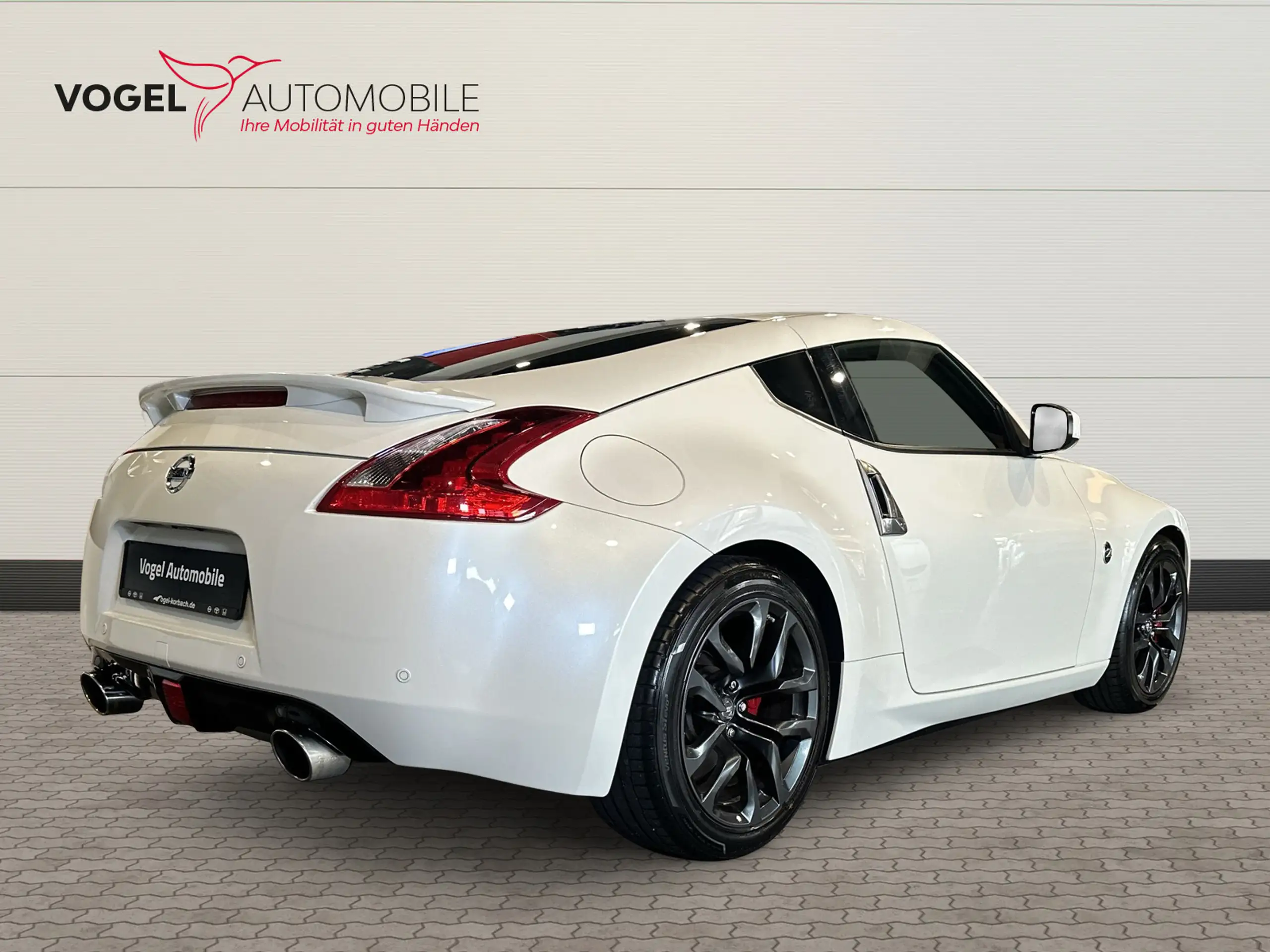 Nissan - 370Z