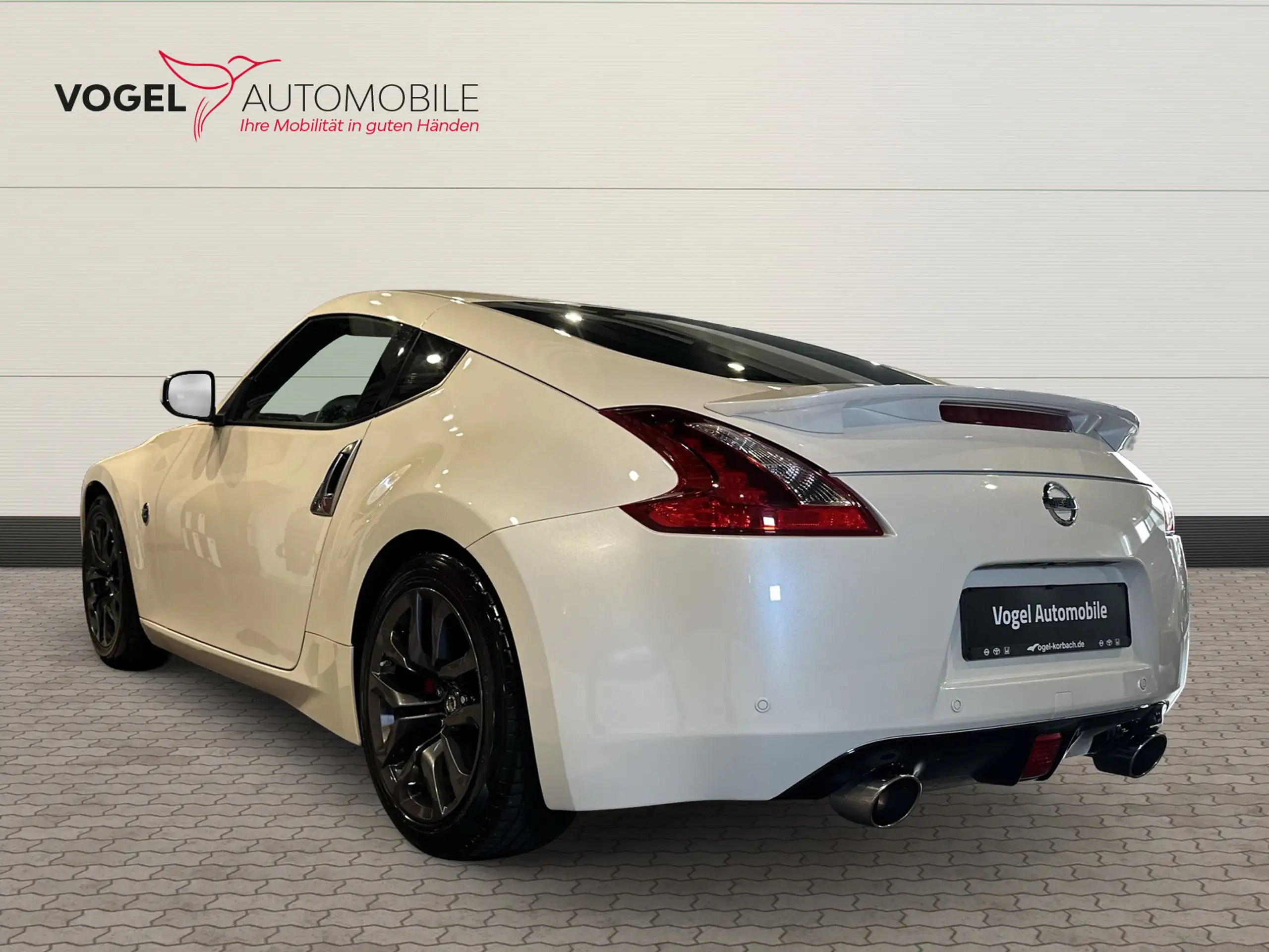 Nissan - 370Z