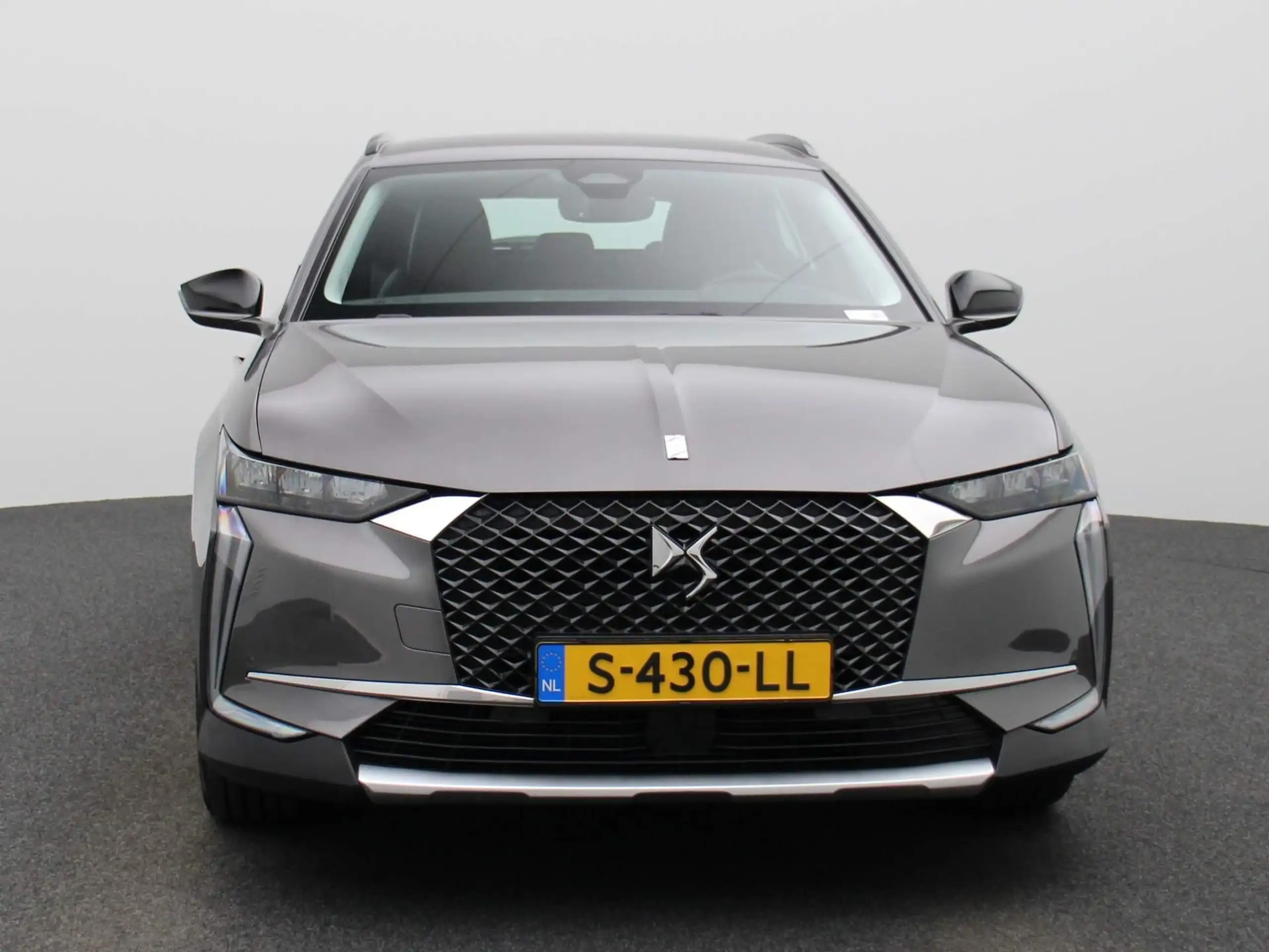 DS Automobiles - DS 4