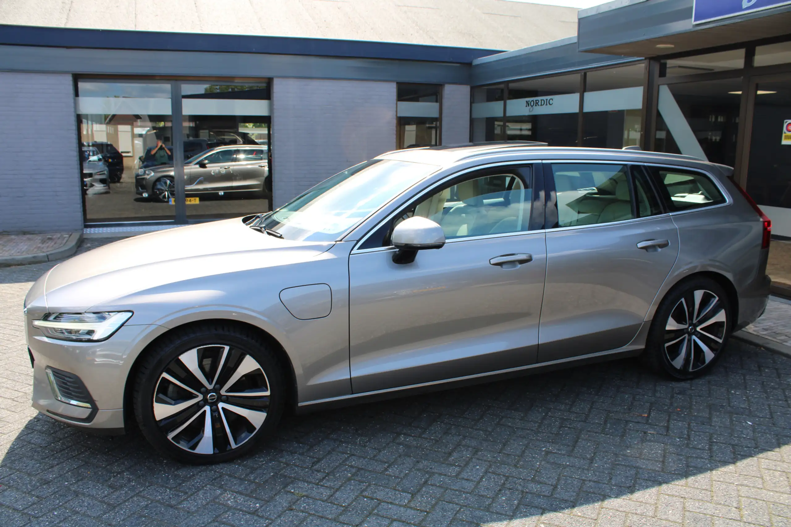 Volvo - V60