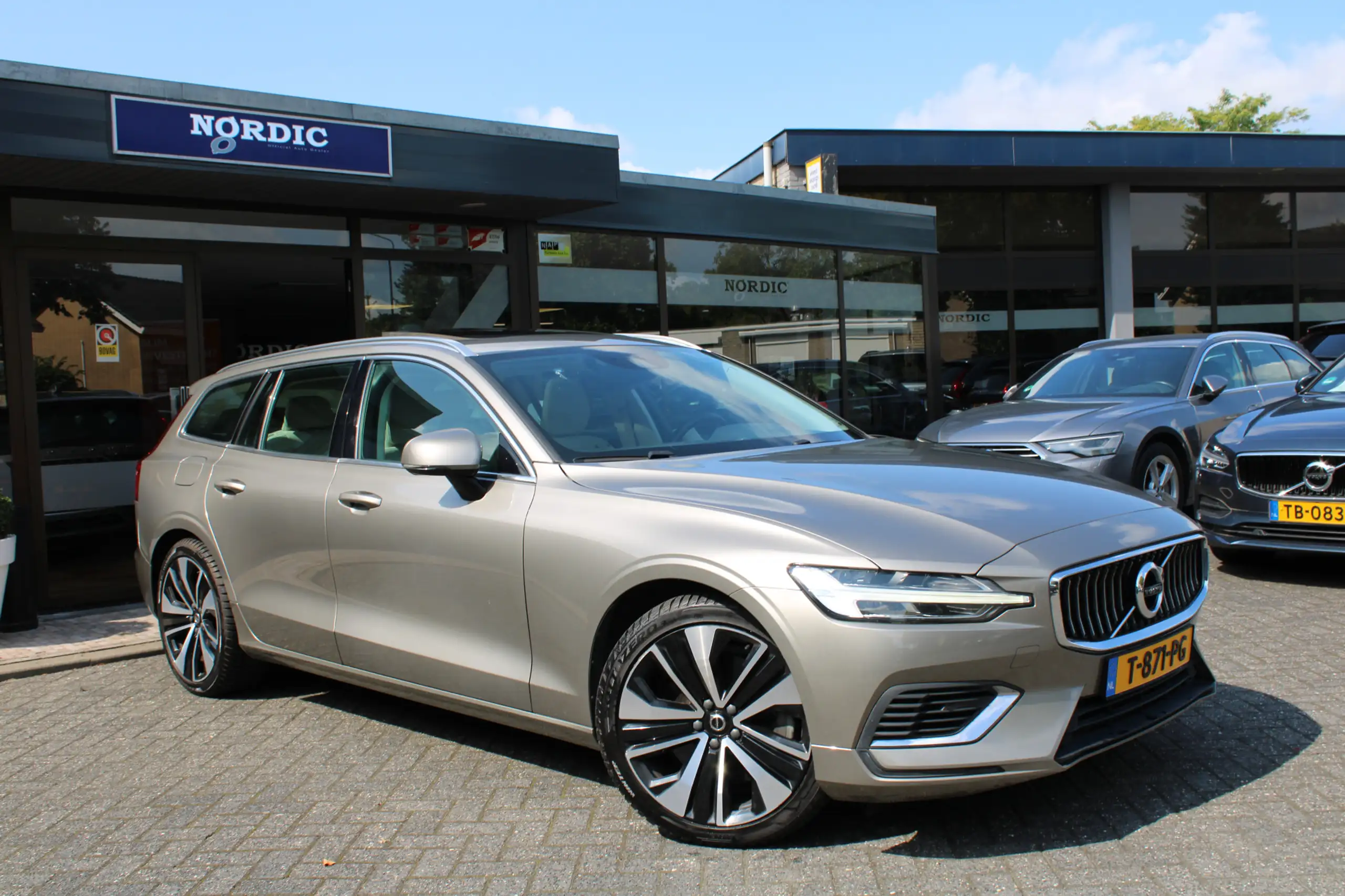 Volvo - V60