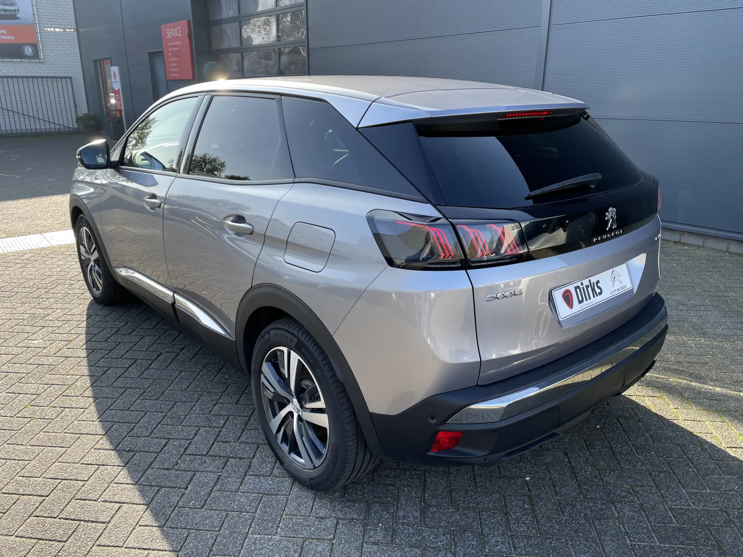 Peugeot - 3008