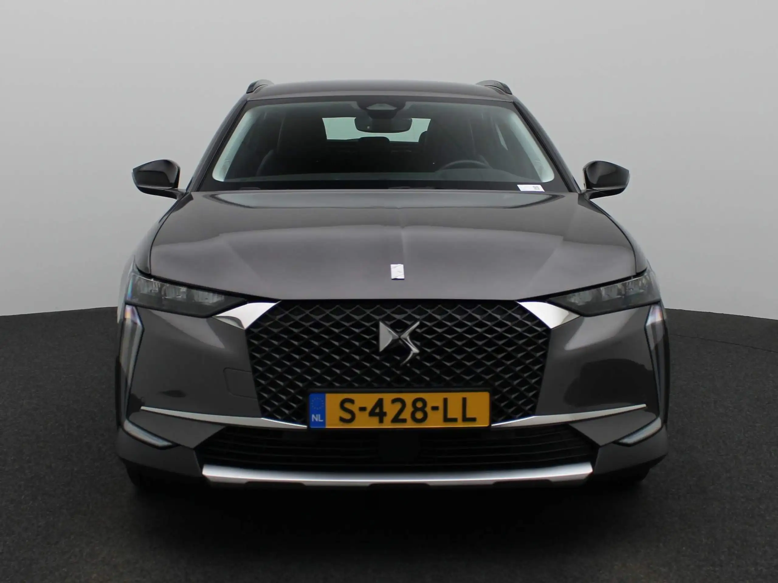 DS Automobiles - DS 4