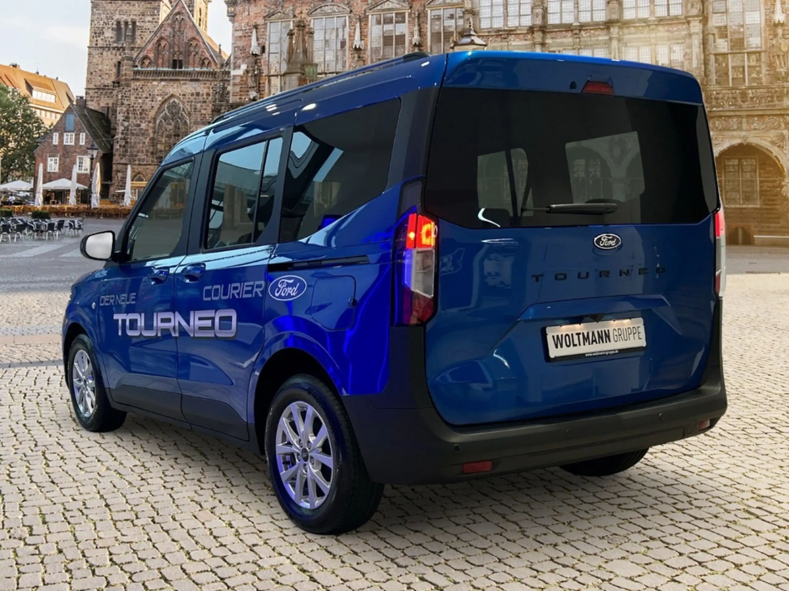 Ford - Tourneo Courier