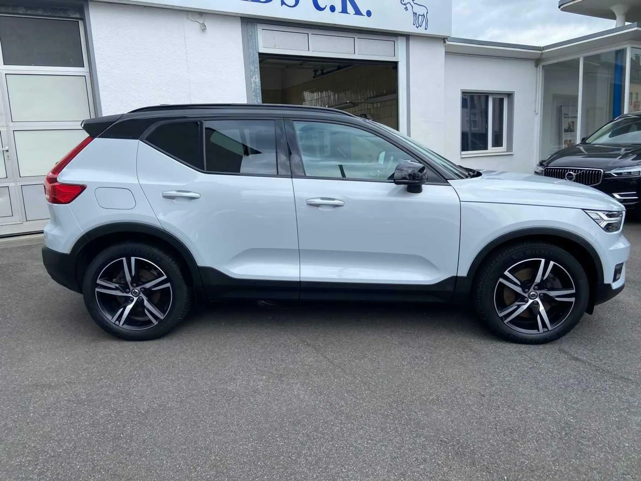 Volvo - XC40