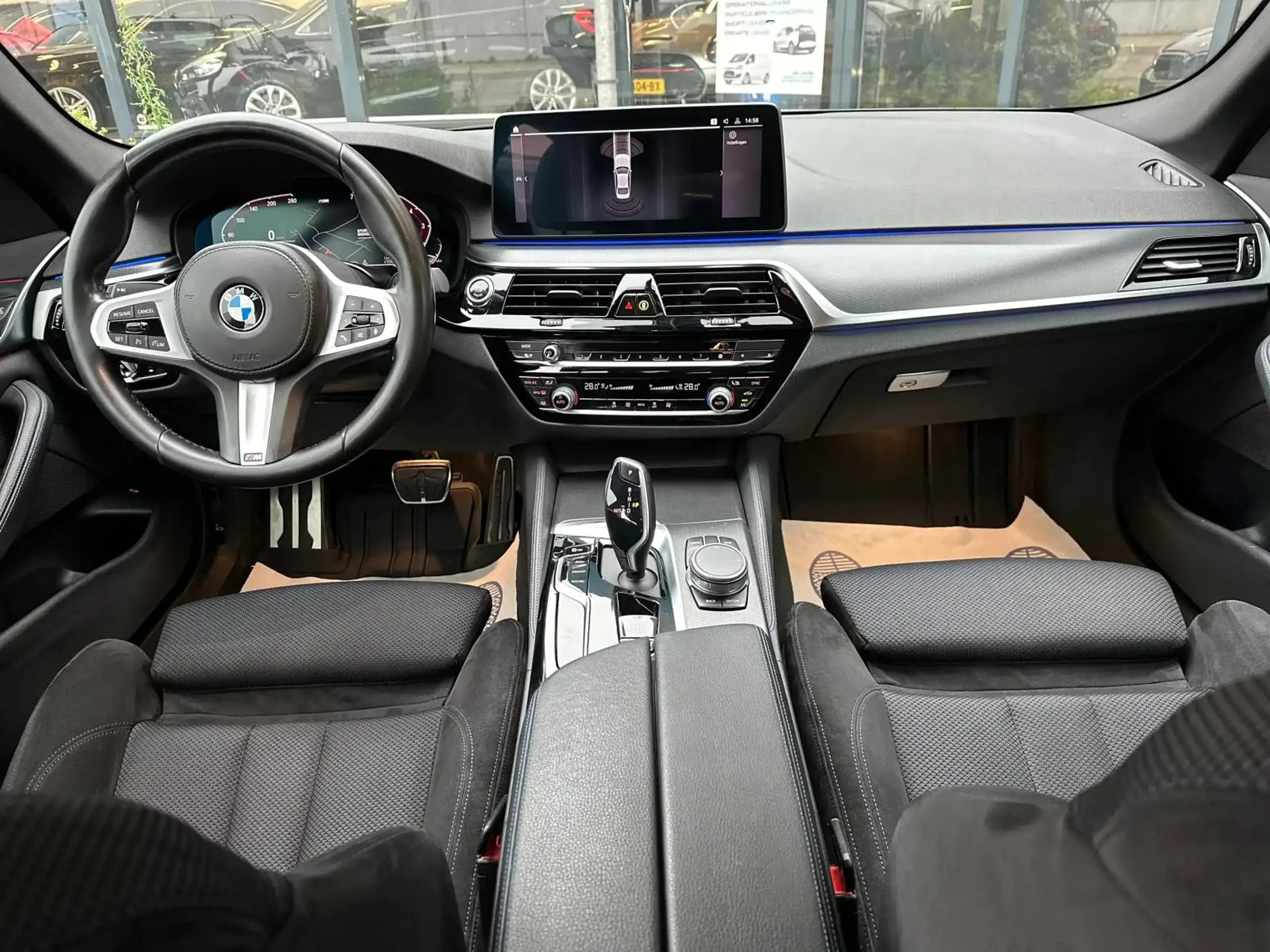 BMW - 520