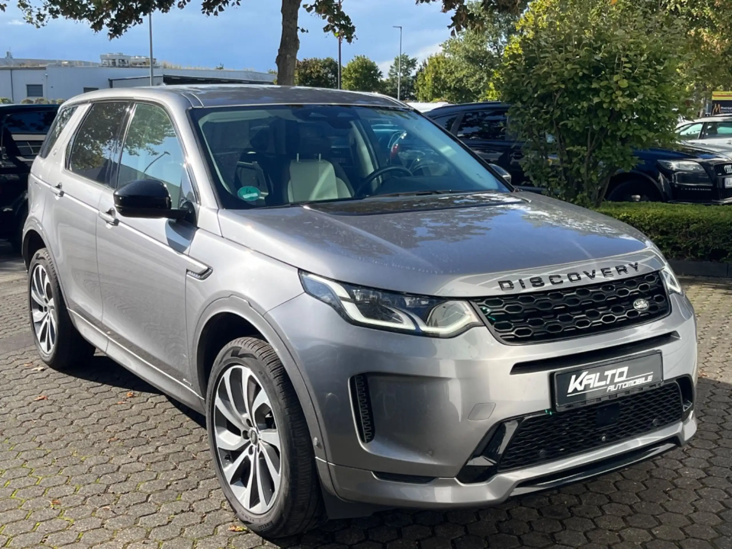 Land Rover - Discovery Sport