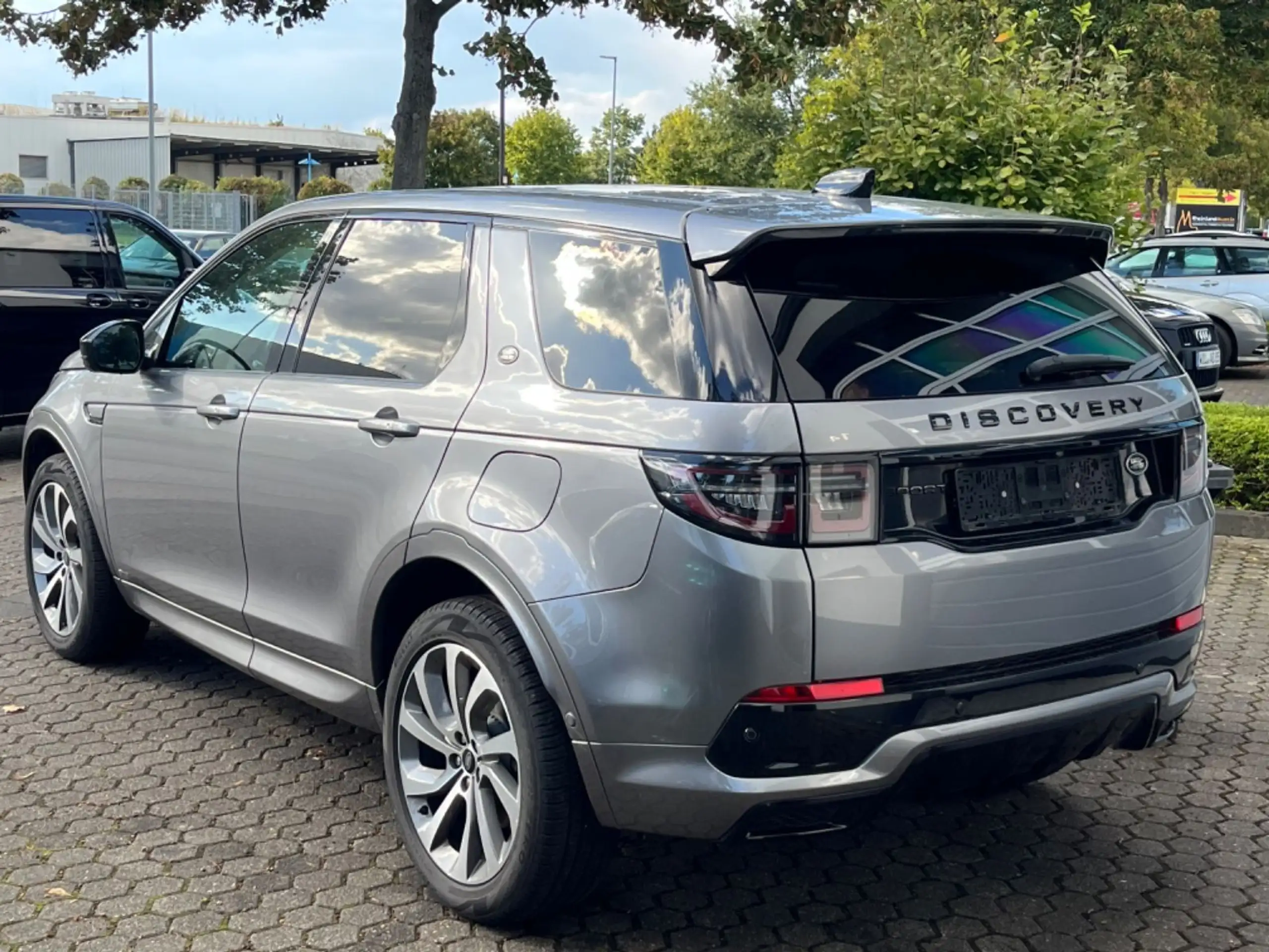 Land Rover - Discovery Sport