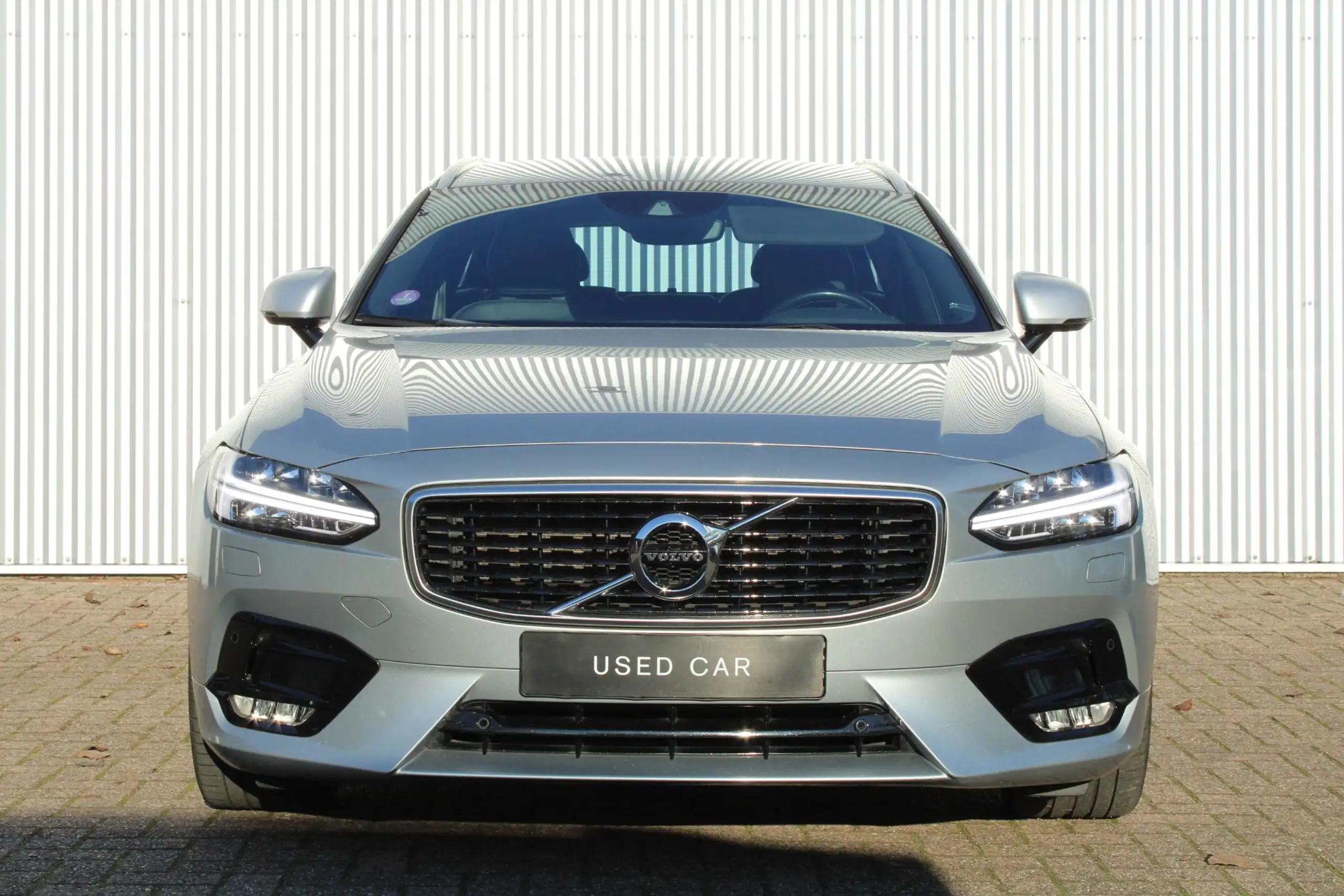 Volvo - V90