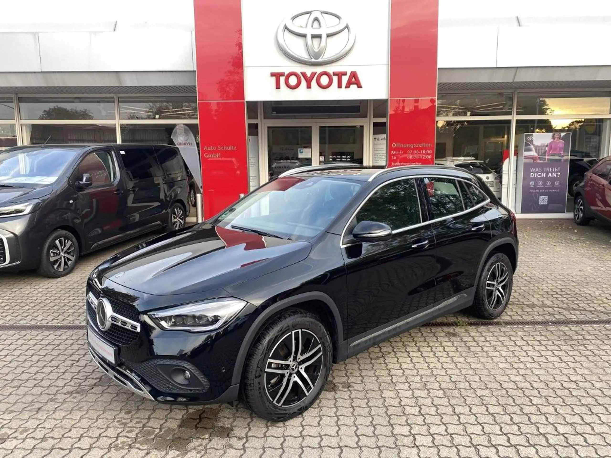 Mercedes-Benz - GLA 200