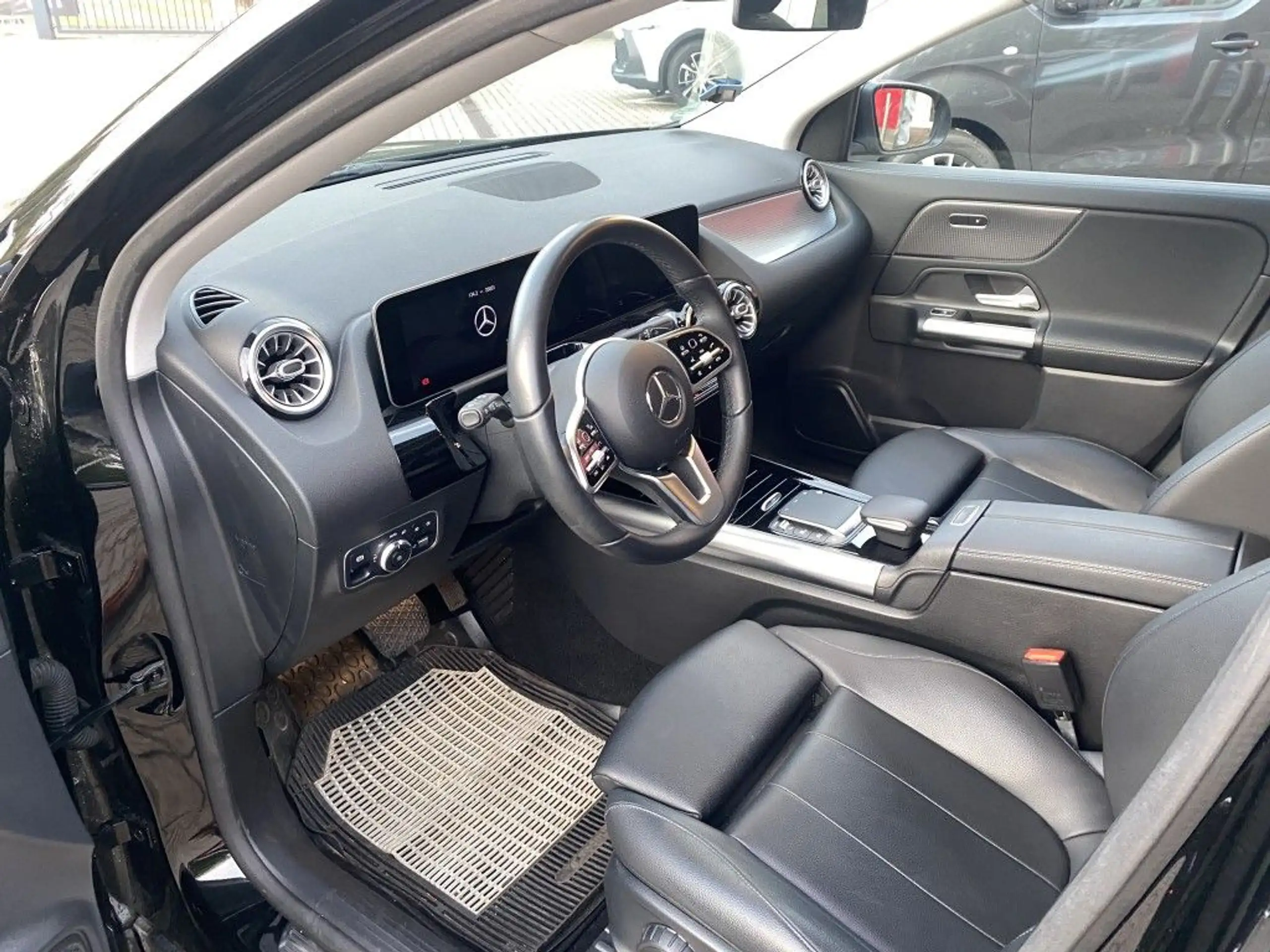 Mercedes-Benz - GLA 200