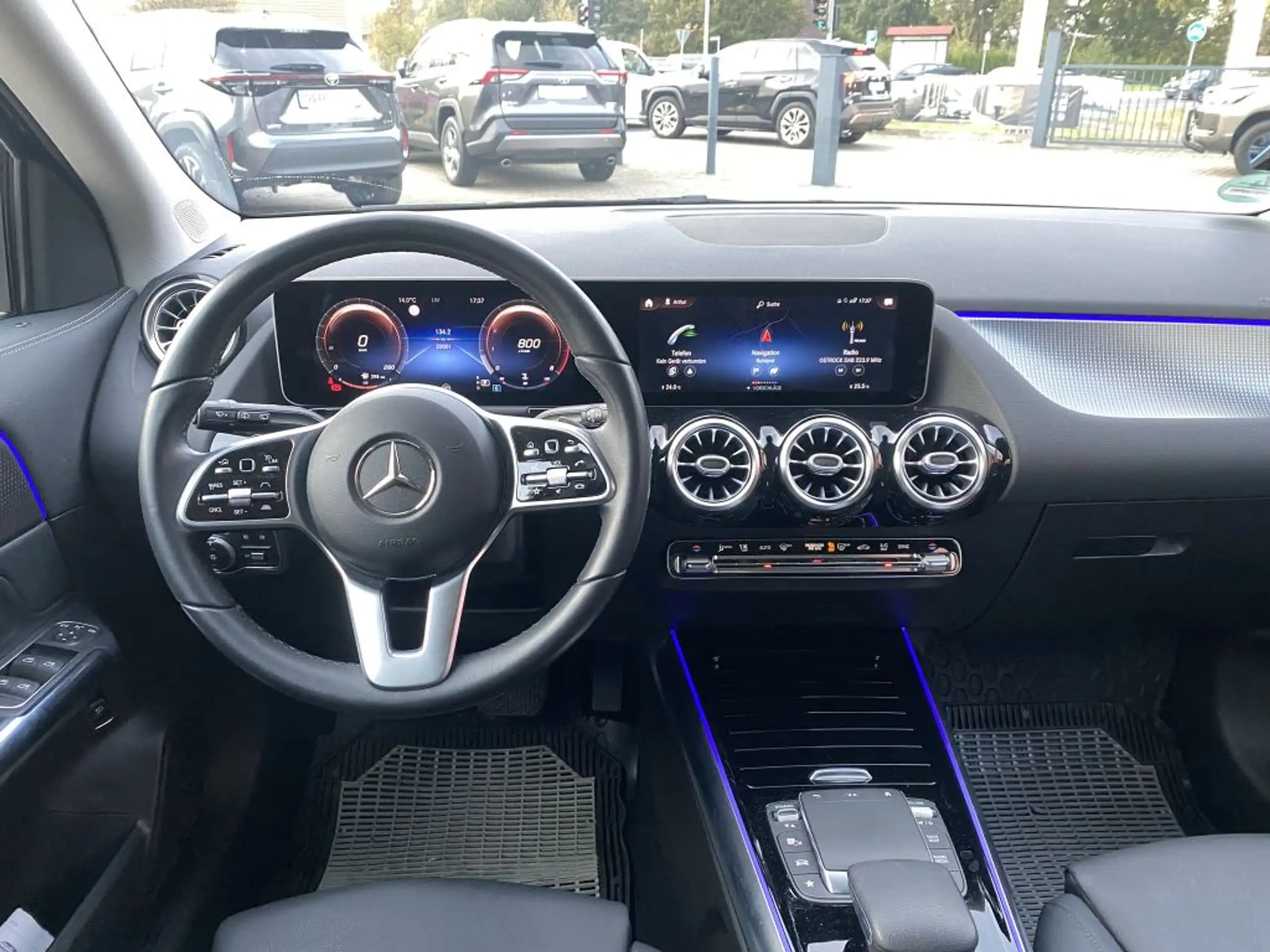 Mercedes-Benz - GLA 200