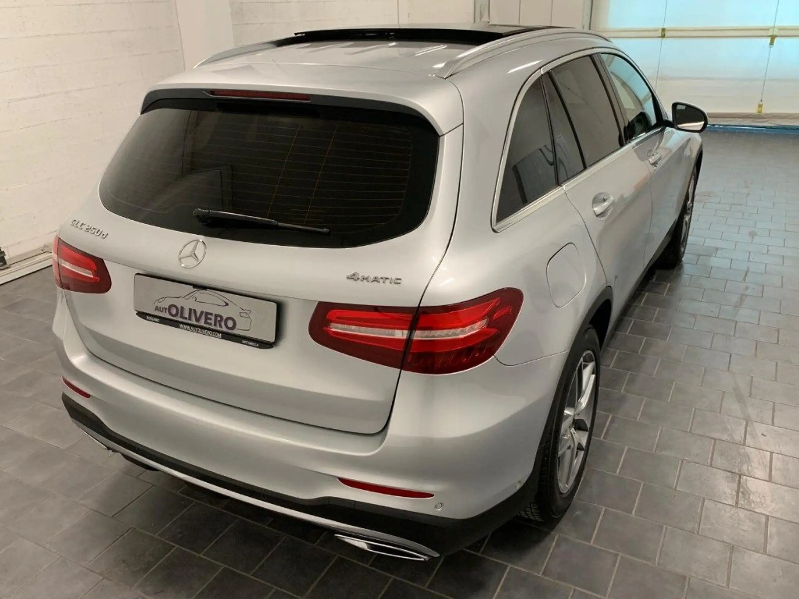 Mercedes-Benz - GLC 250