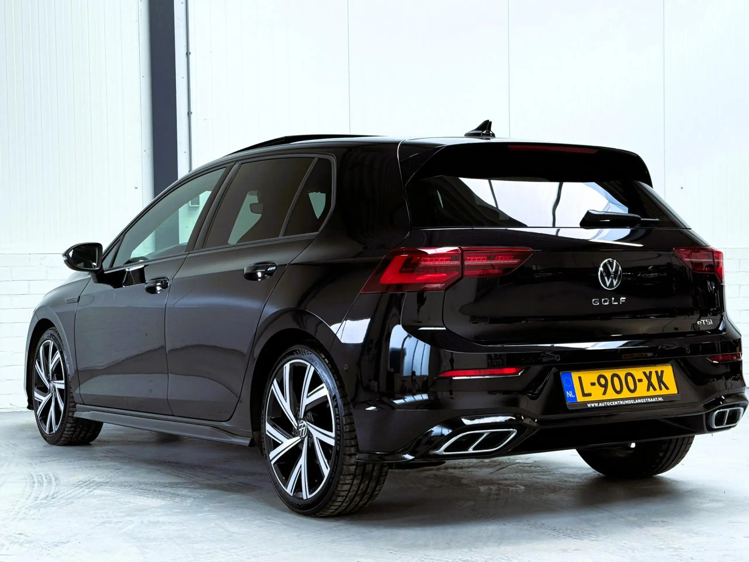 Volkswagen - Golf