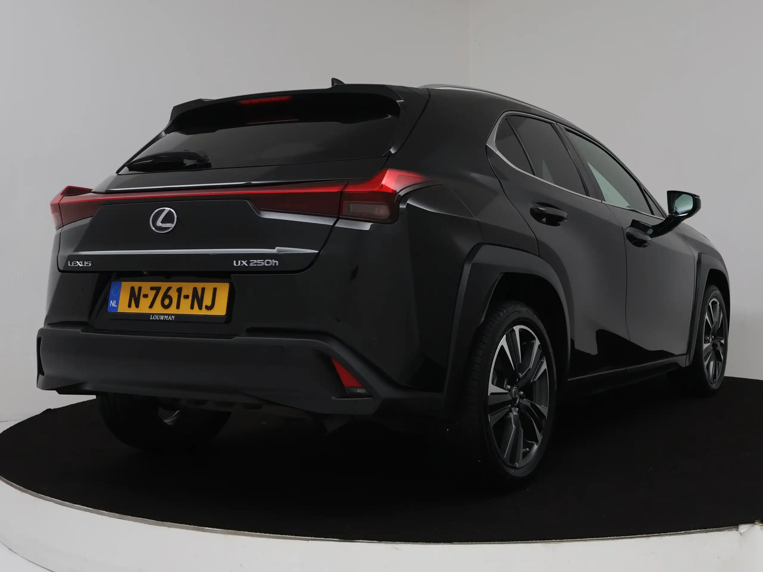 Lexus - UX 250h