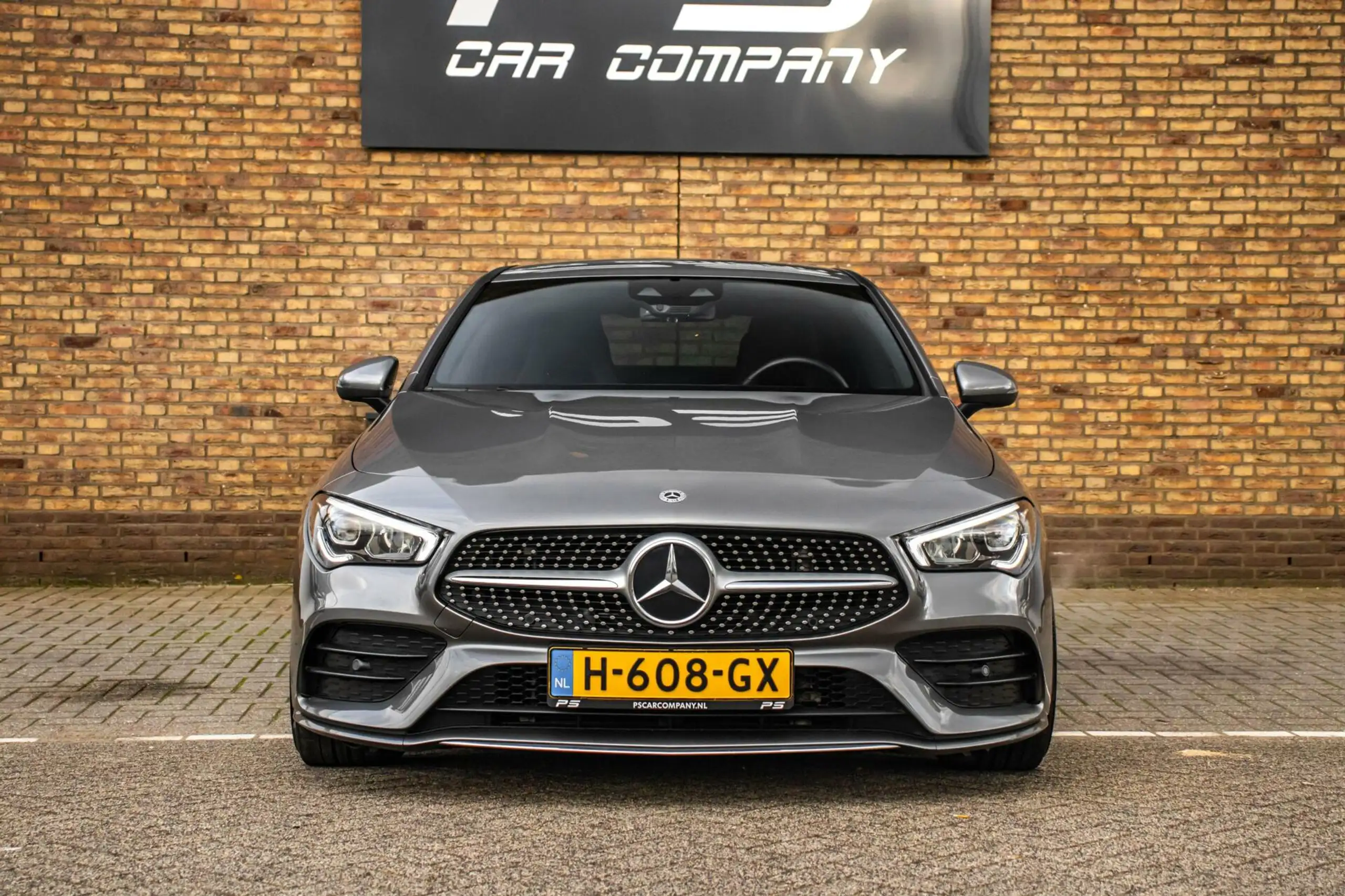 Mercedes-Benz - CLA 220