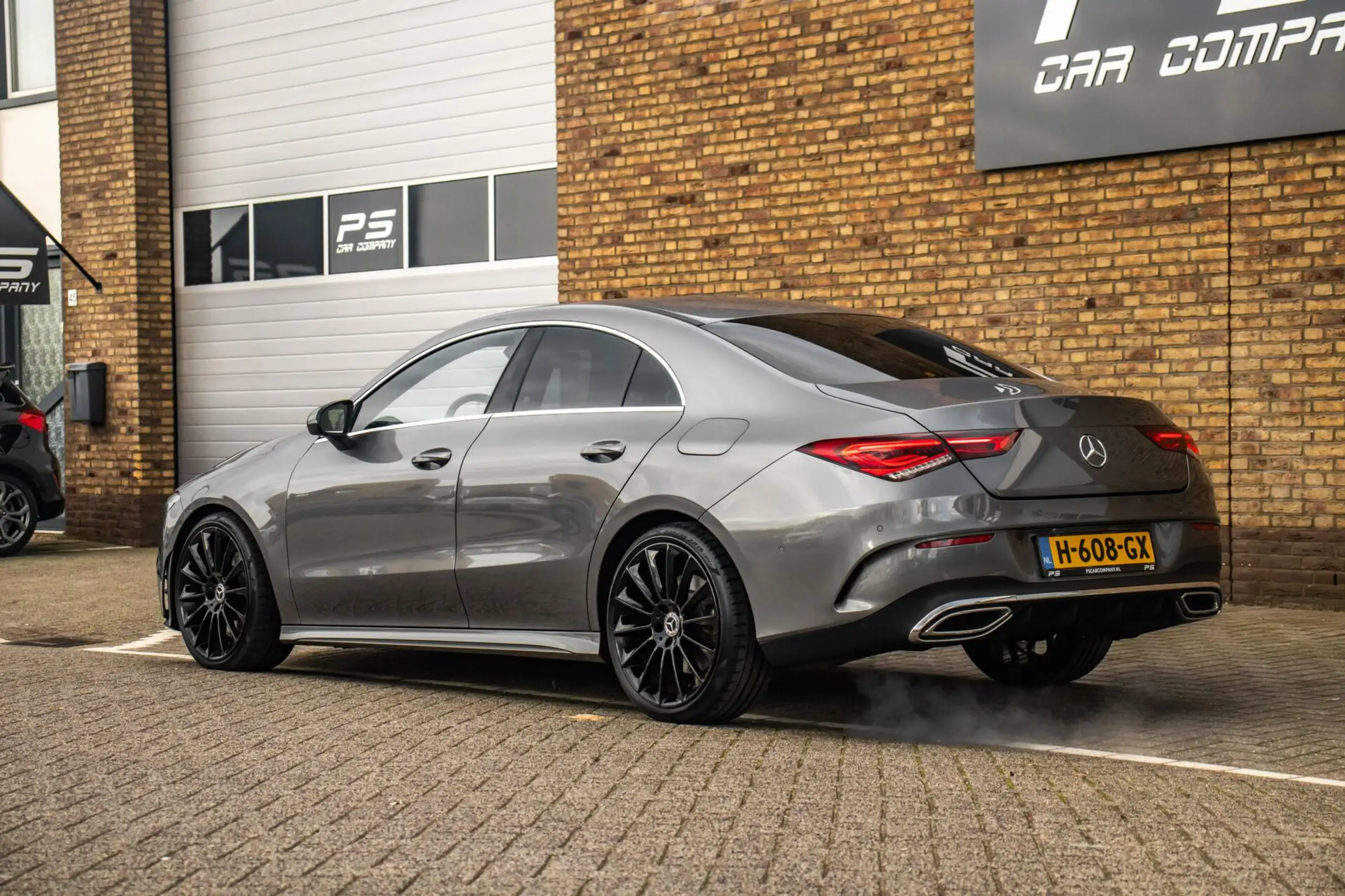 Mercedes-Benz - CLA 220