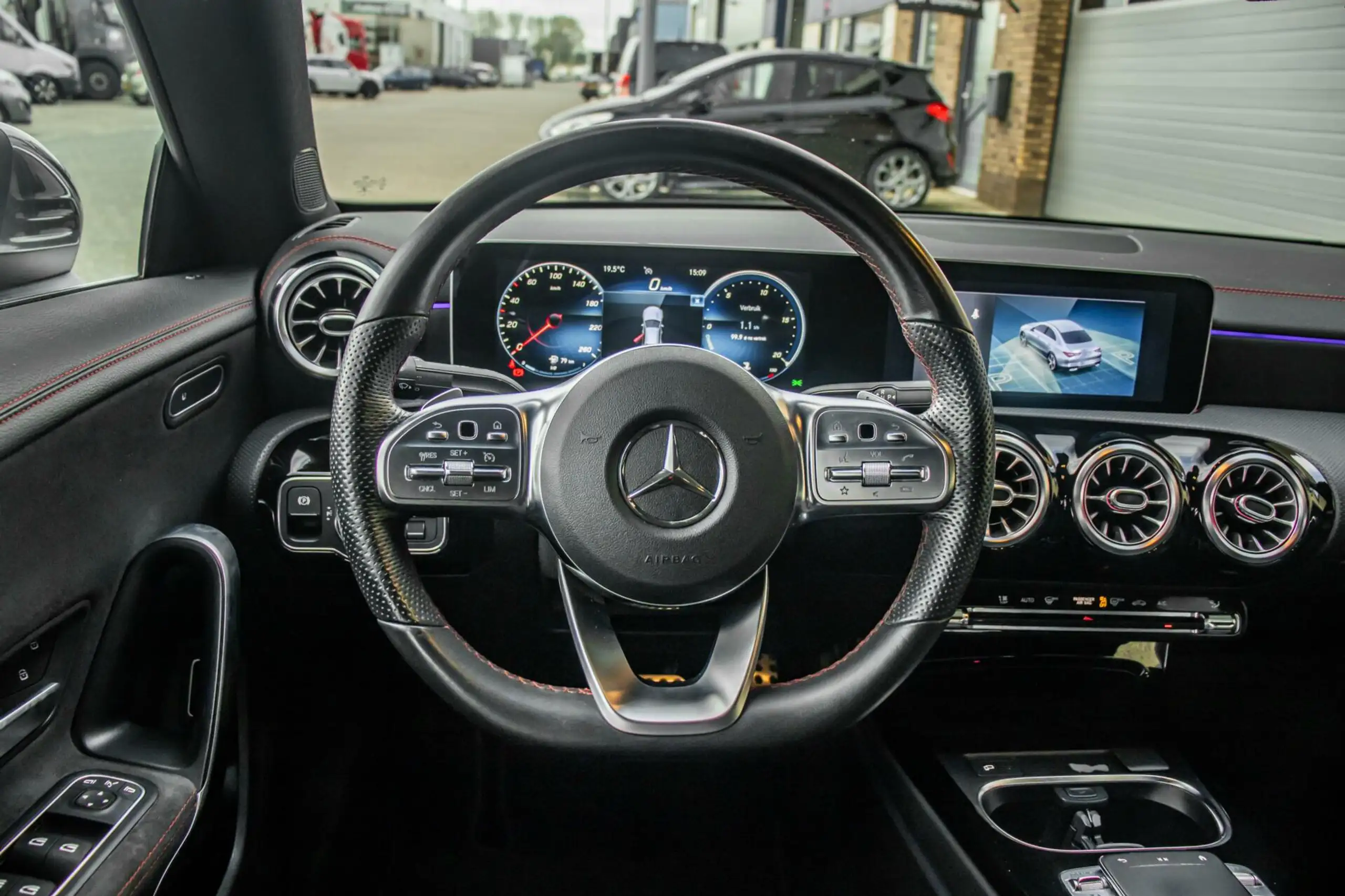 Mercedes-Benz - CLA 220