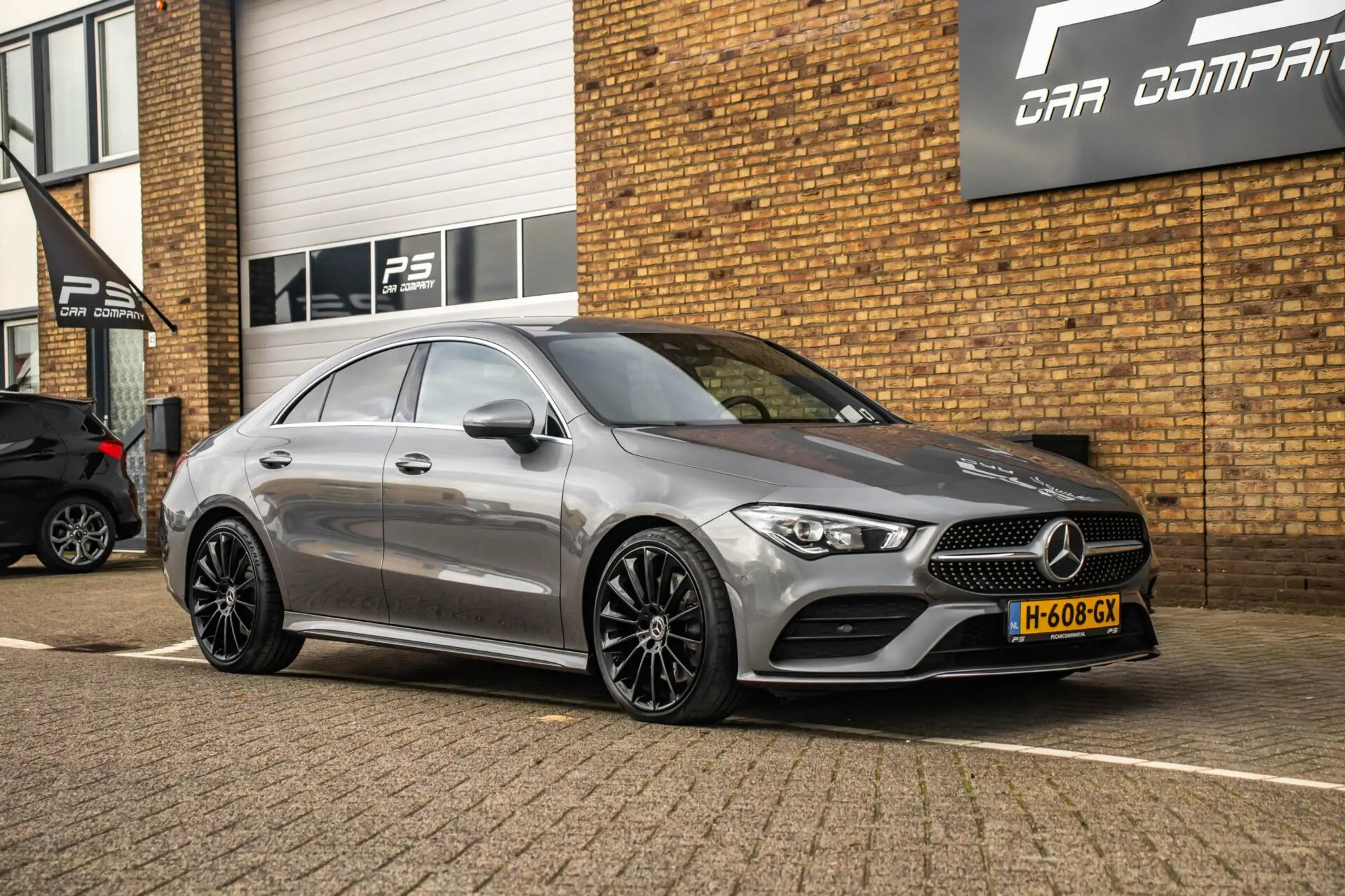 Mercedes-Benz - CLA 220