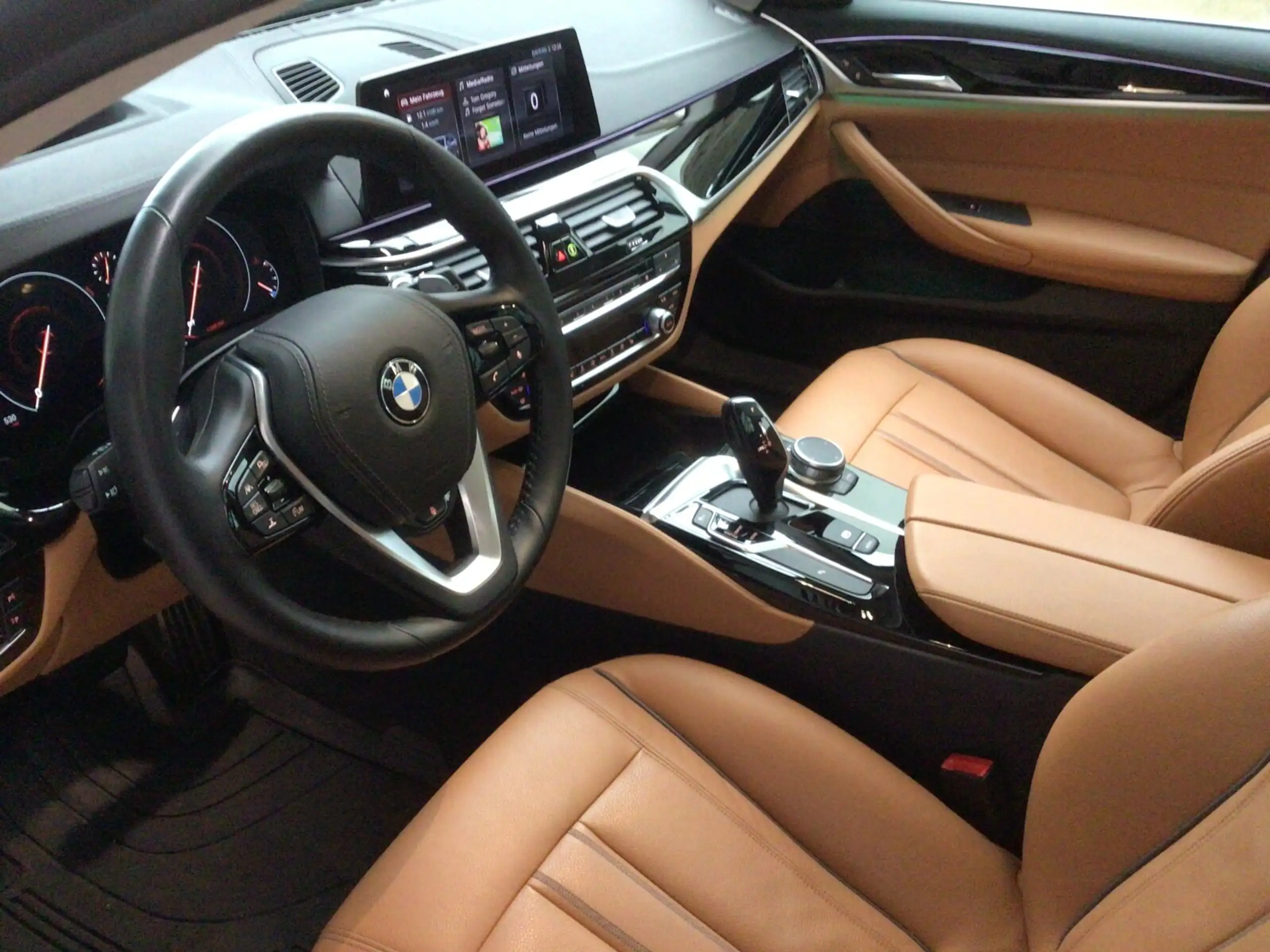 BMW - 530