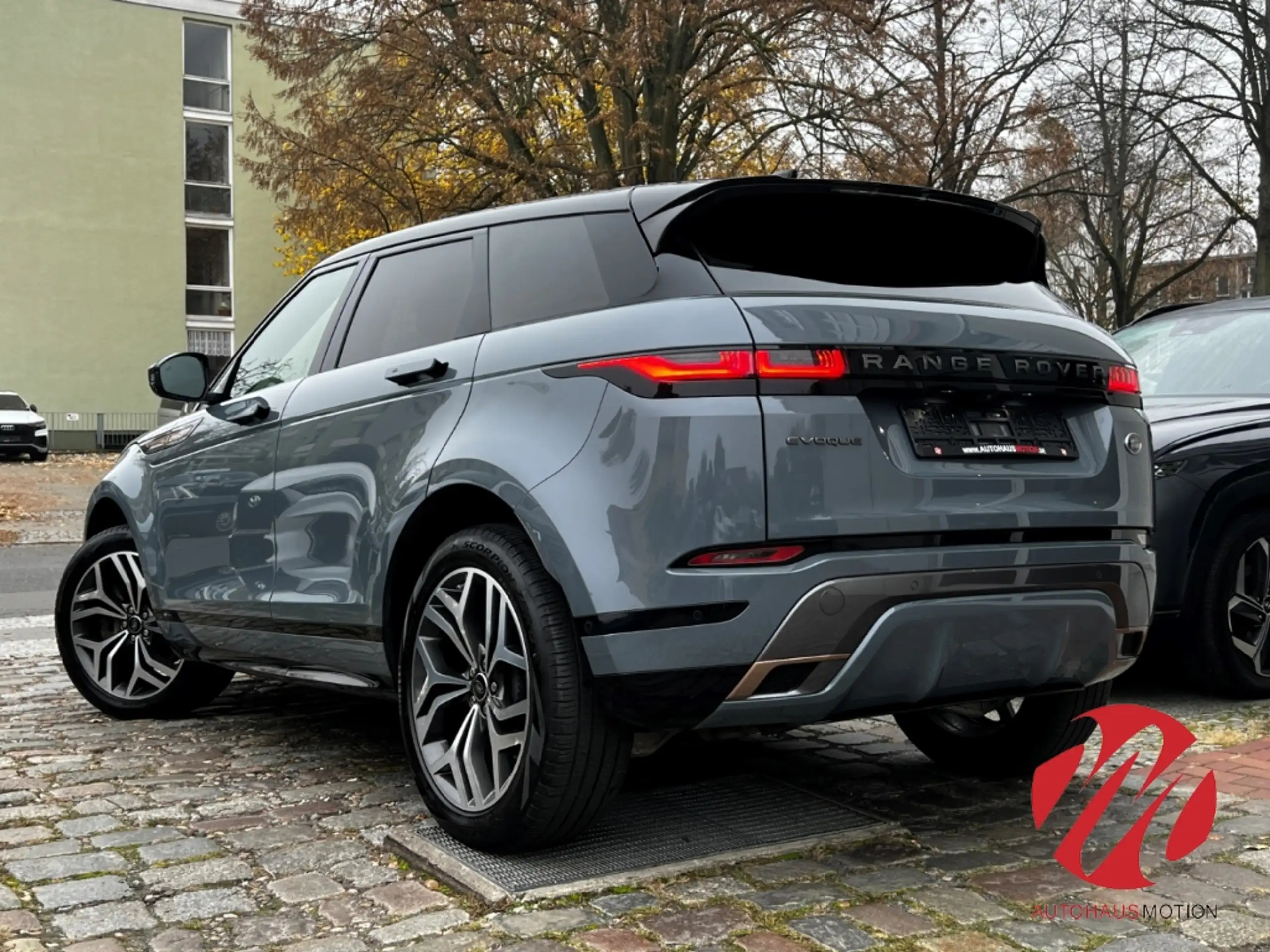 Land Rover - Range Rover Evoque