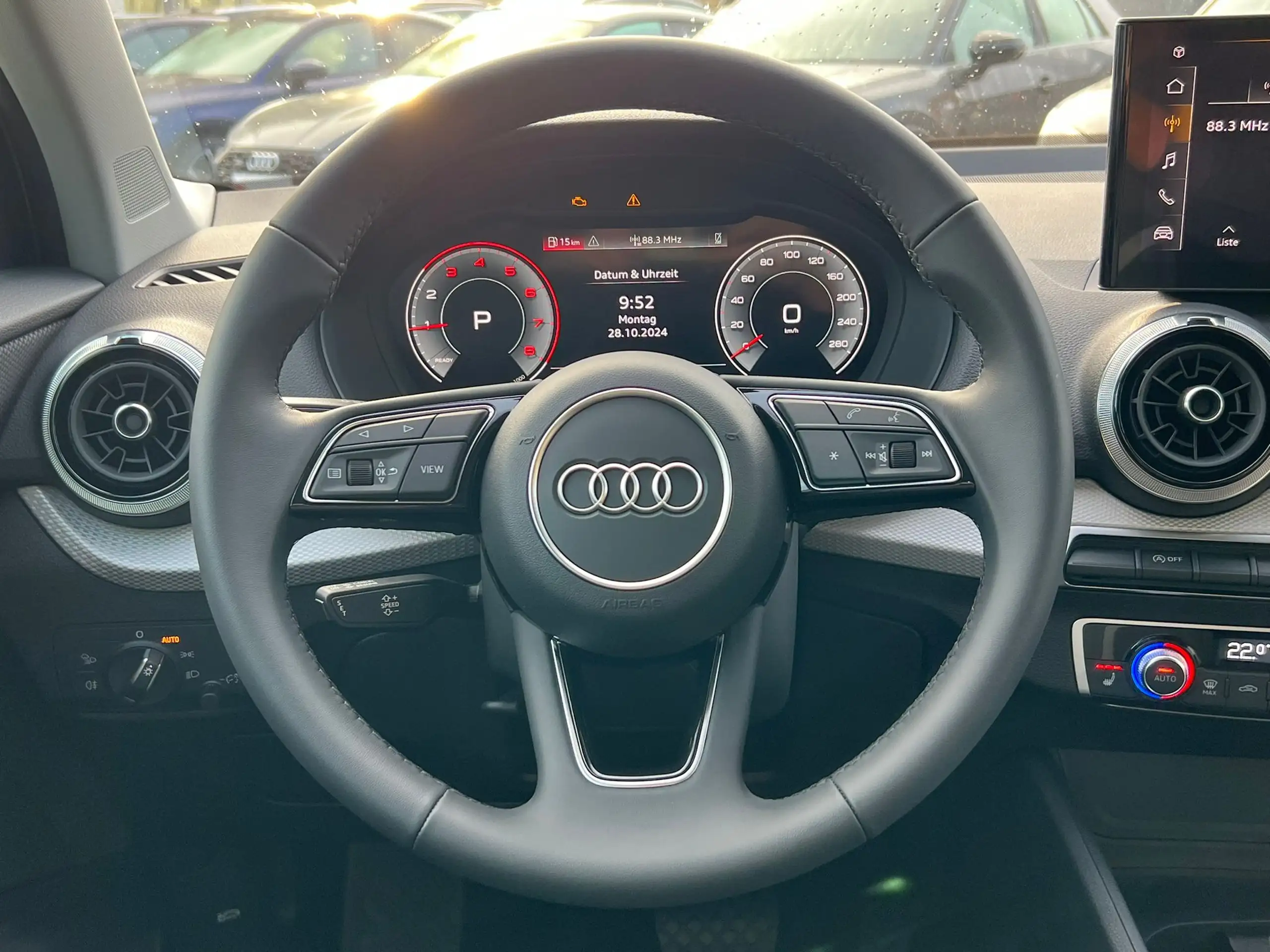 Audi - Q2