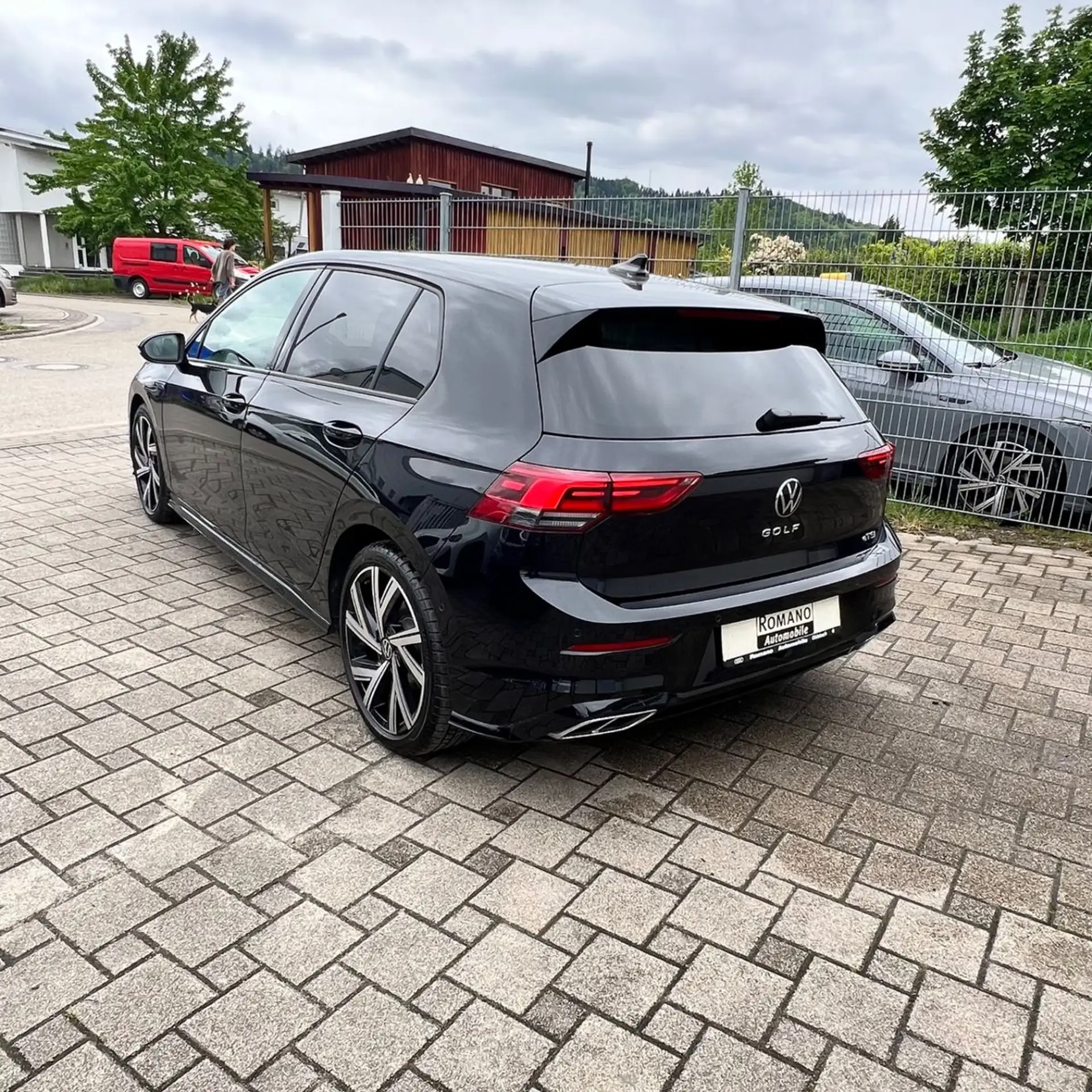 Volkswagen - Golf