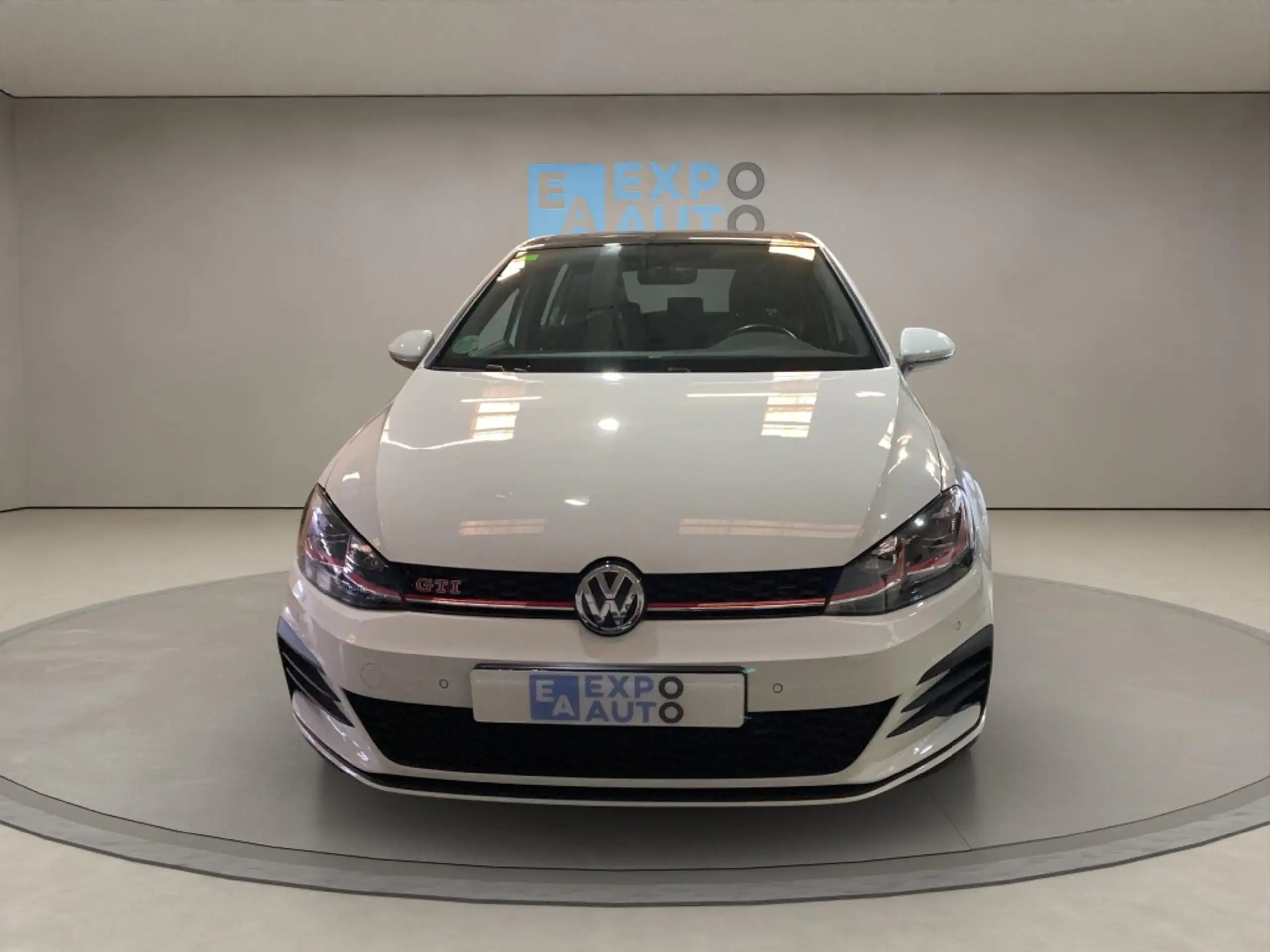 Volkswagen - Golf GTI