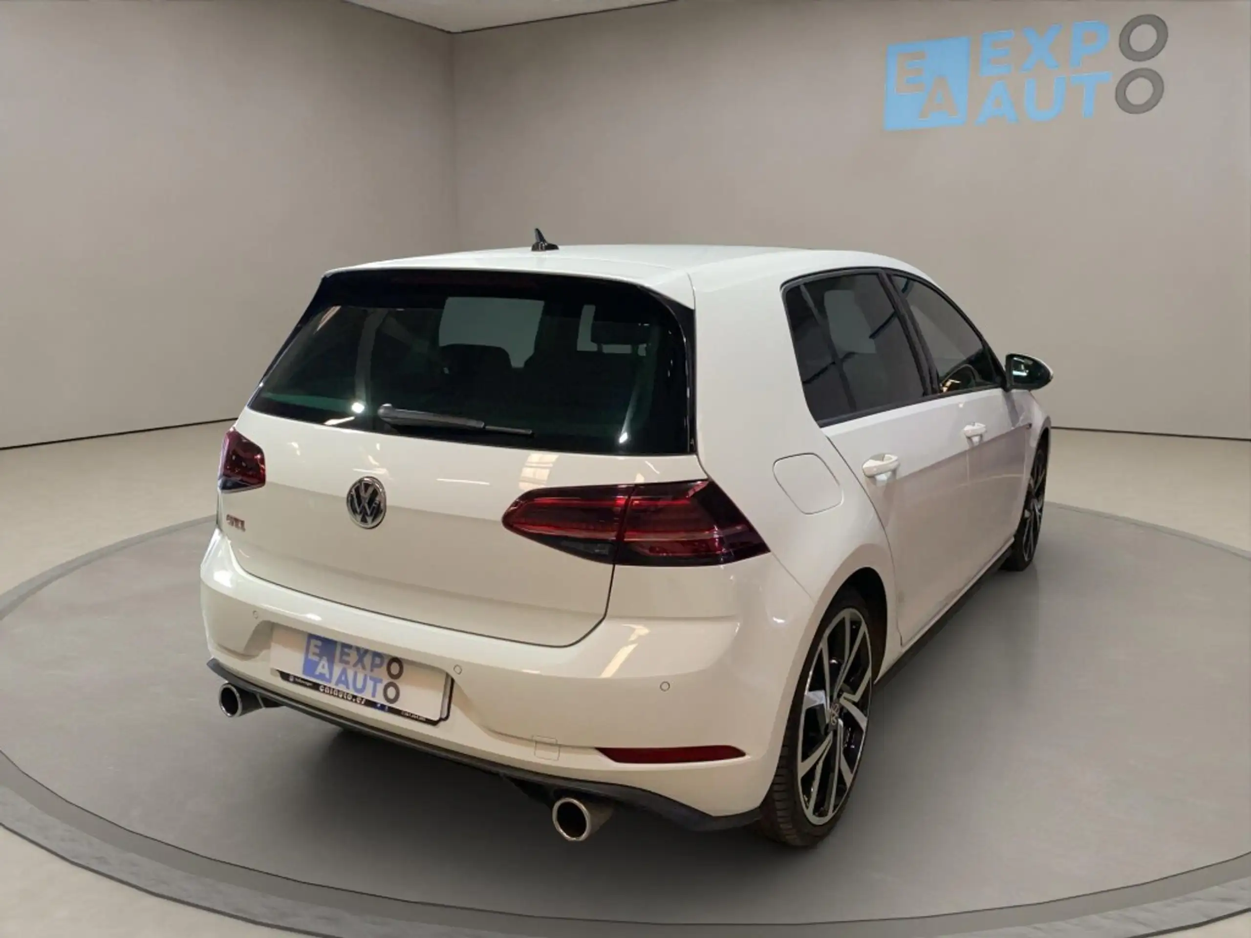 Volkswagen - Golf GTI